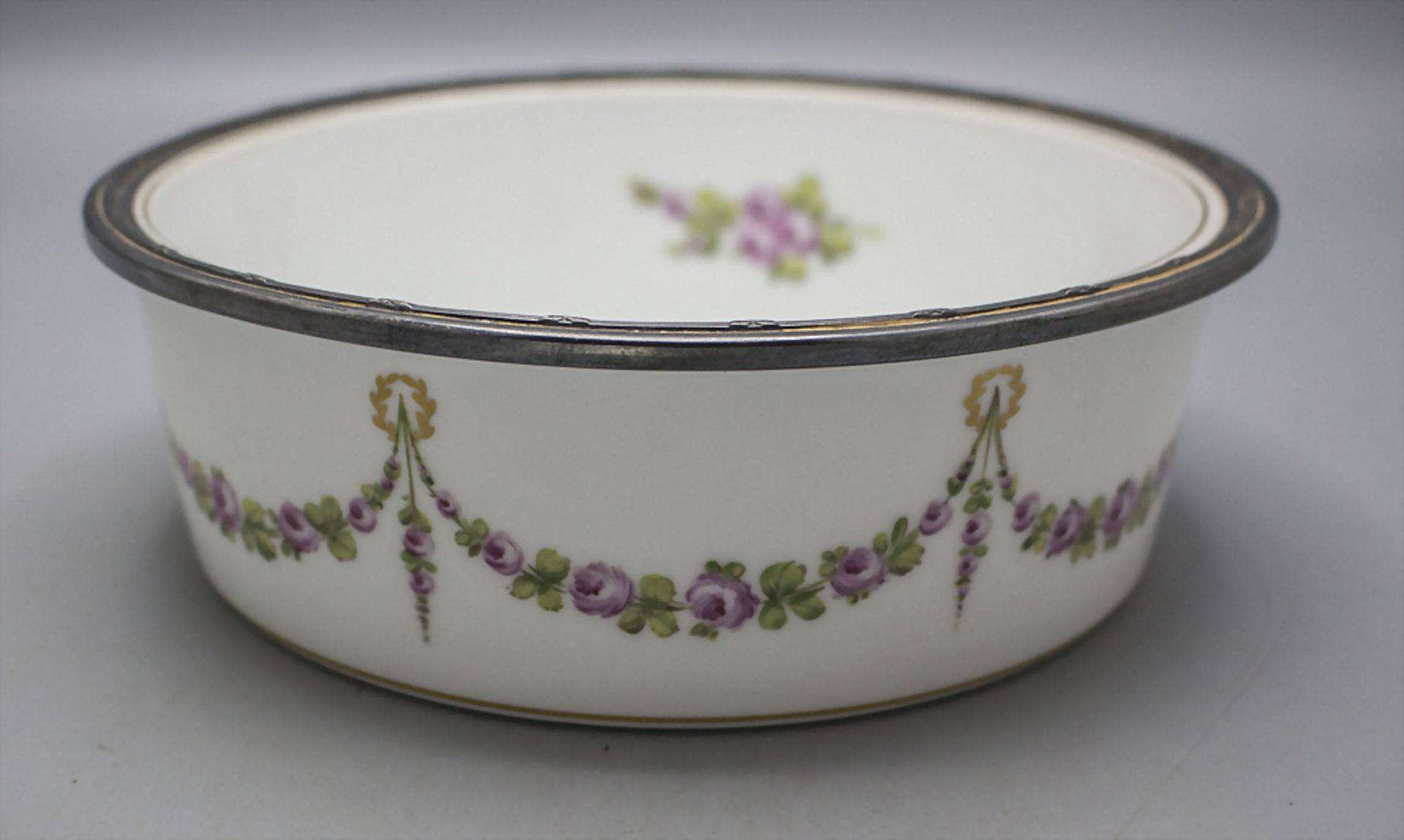 Schale mit Silbermontur / A bowl with silver mount, Frankreich, um 1905-23