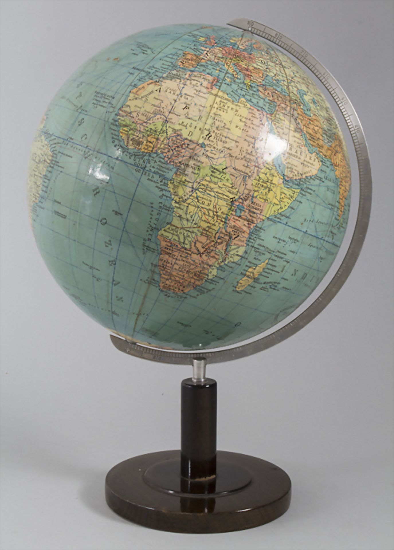 Tisch-Globus / A table globe, Columbus Verlag KG Berlin und Stuttgart, um 1930