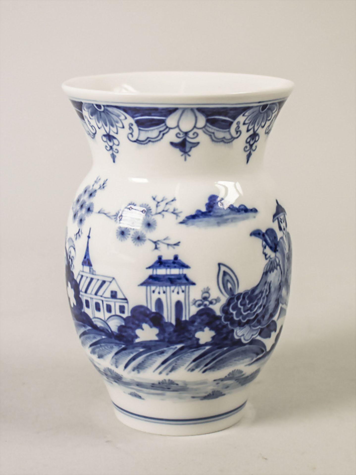 Vase mit chinesischer Landschaft / A vase with Chinese landscape in blue, Meissen, 2. Hälfte ...
