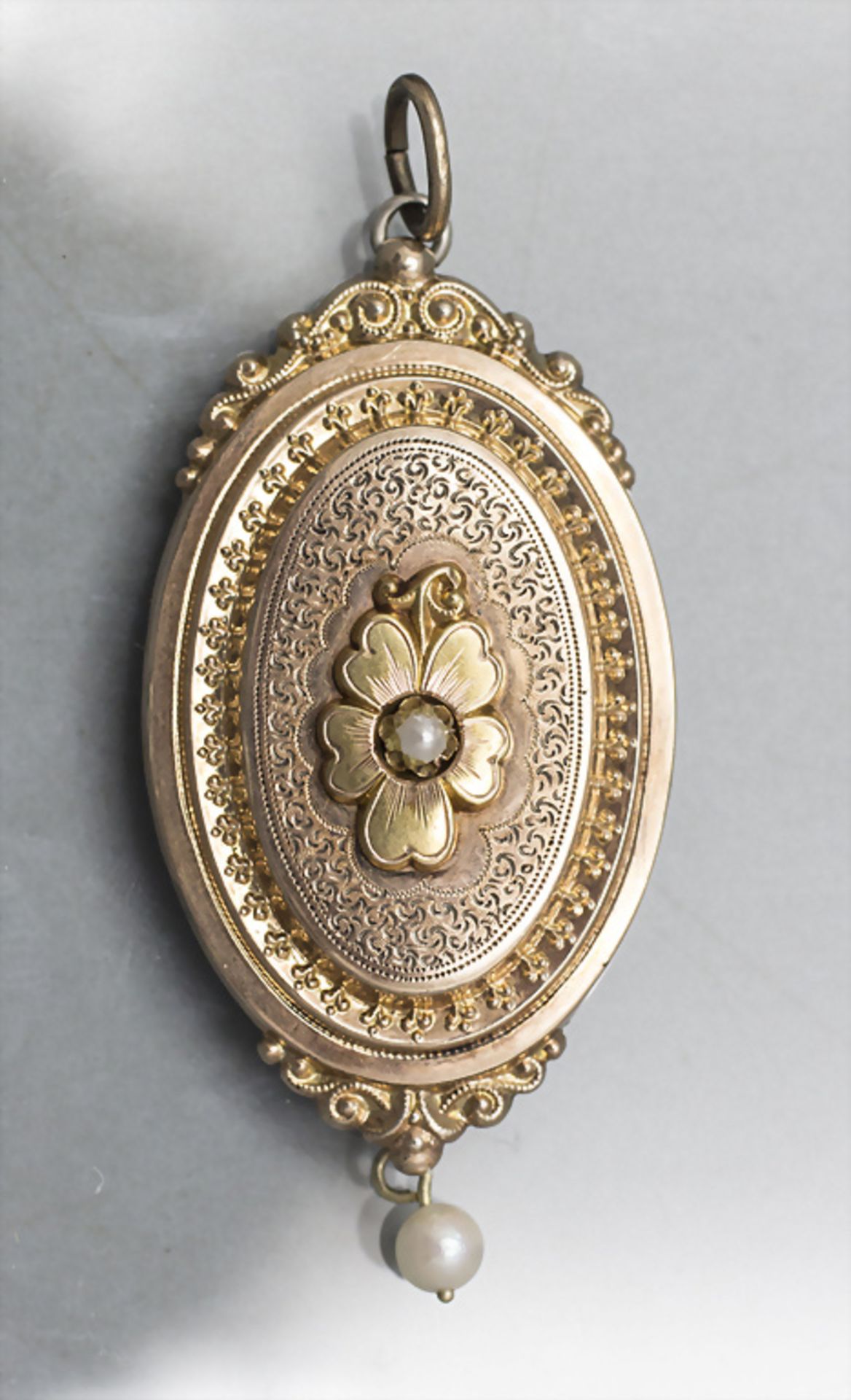Medaillon-Anhänger/ A medallion pendant, 19. Jh.
