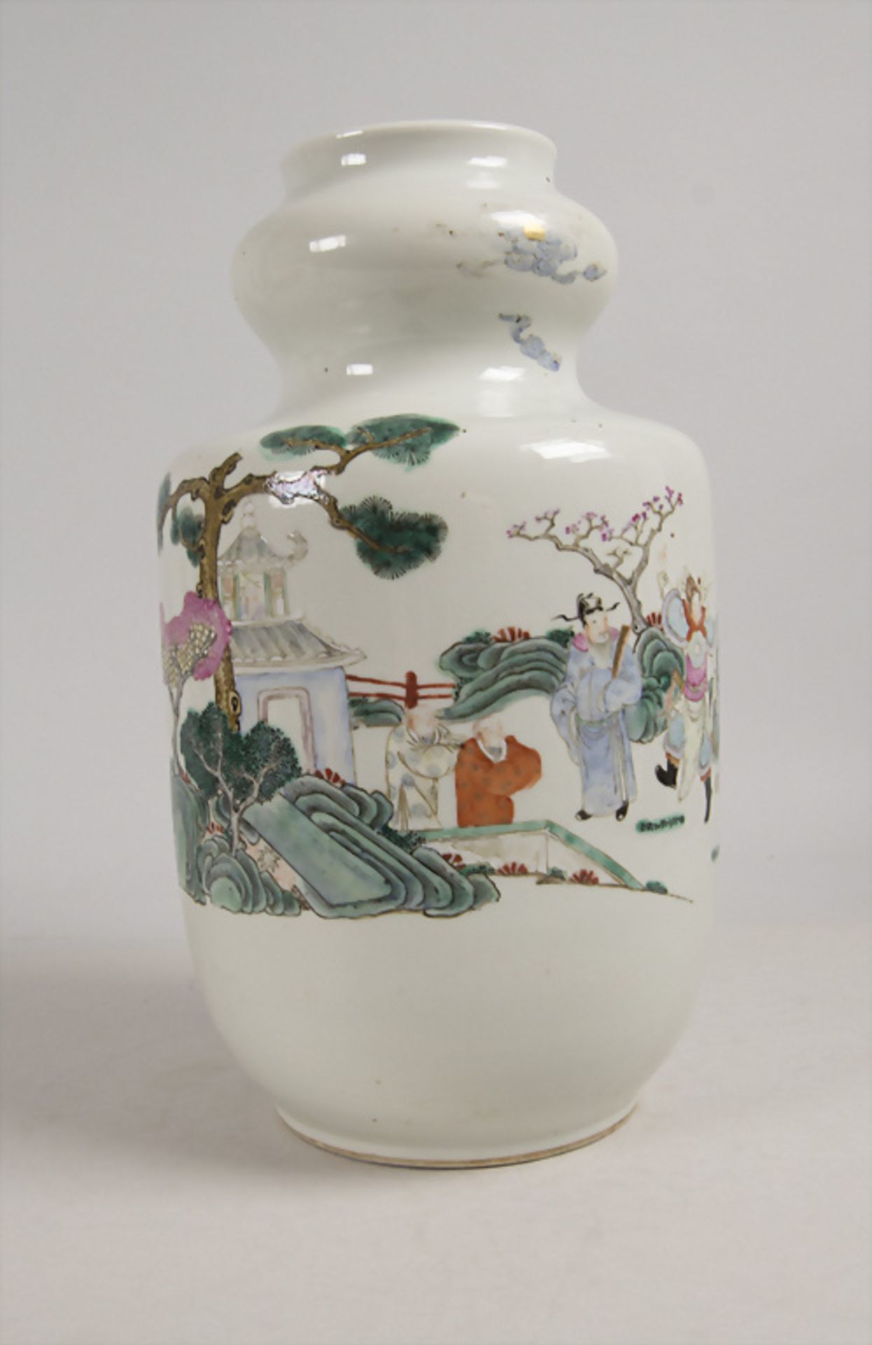 Ziervase / A decorative vase, China, Qing Dynastie (1644-1911), gemarkt Qianlong (1736-1795)