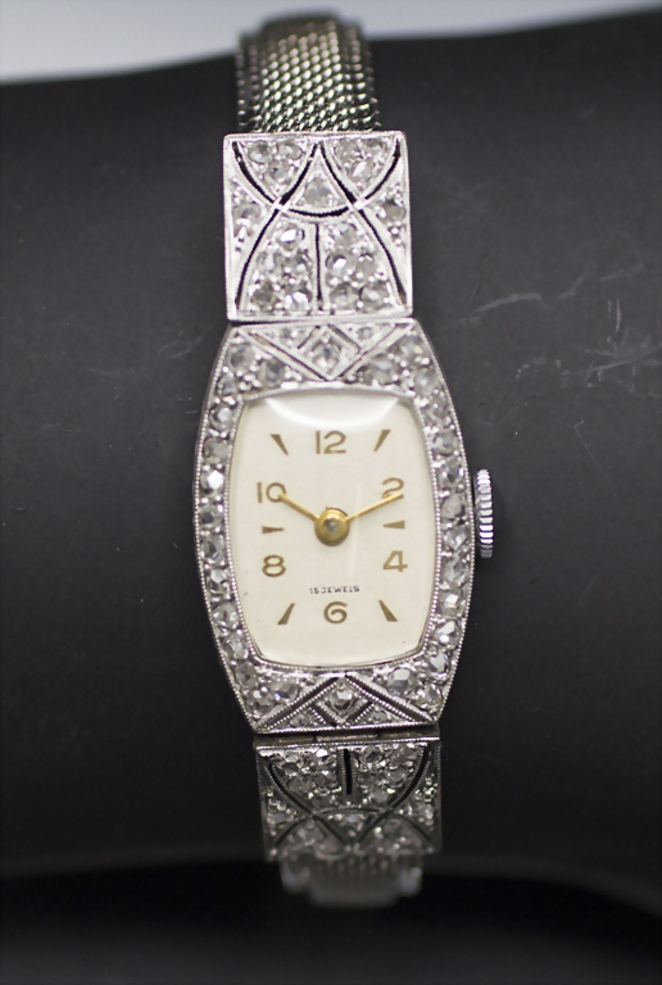 Art Déco DAU / An Art Deco 18 ct gold/platinum ladies wristwatch with diamonds, ...