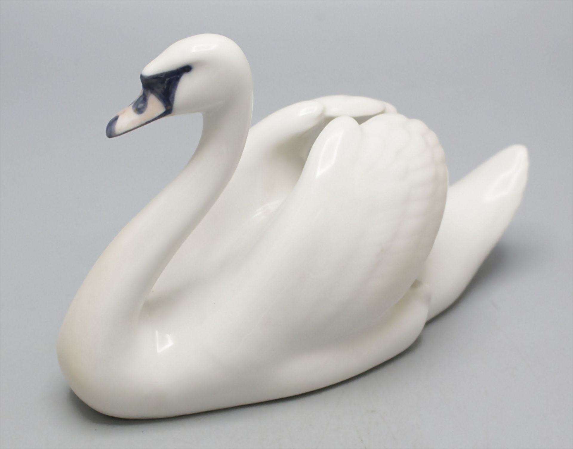 Schwan / A swan, Erik Nielsen, Royal Copenhagen, 1. Hälfte 20. Jh.