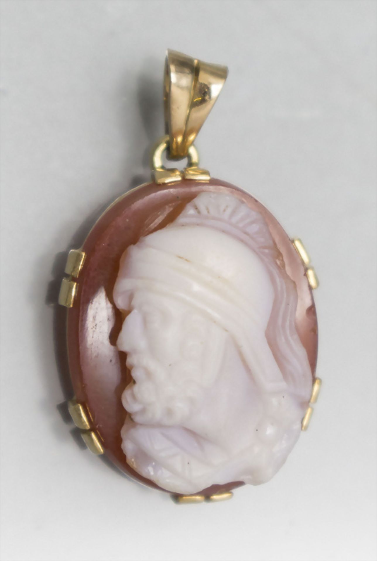 Kamee Anhänger / An 18 ct gold pendant with cameo