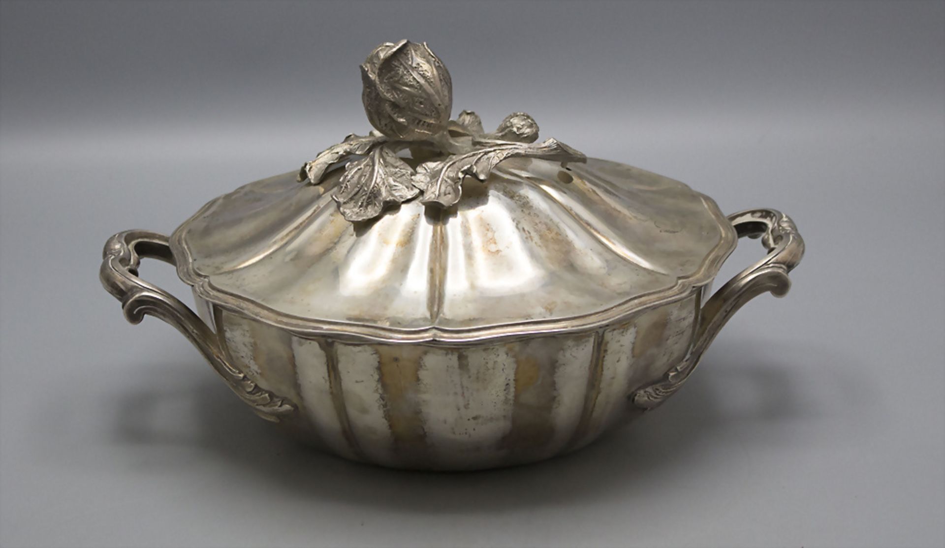 Gemüseterrine / Légumiere / A silver vegetable tureen, Emile Hugo, Paris nach 1839