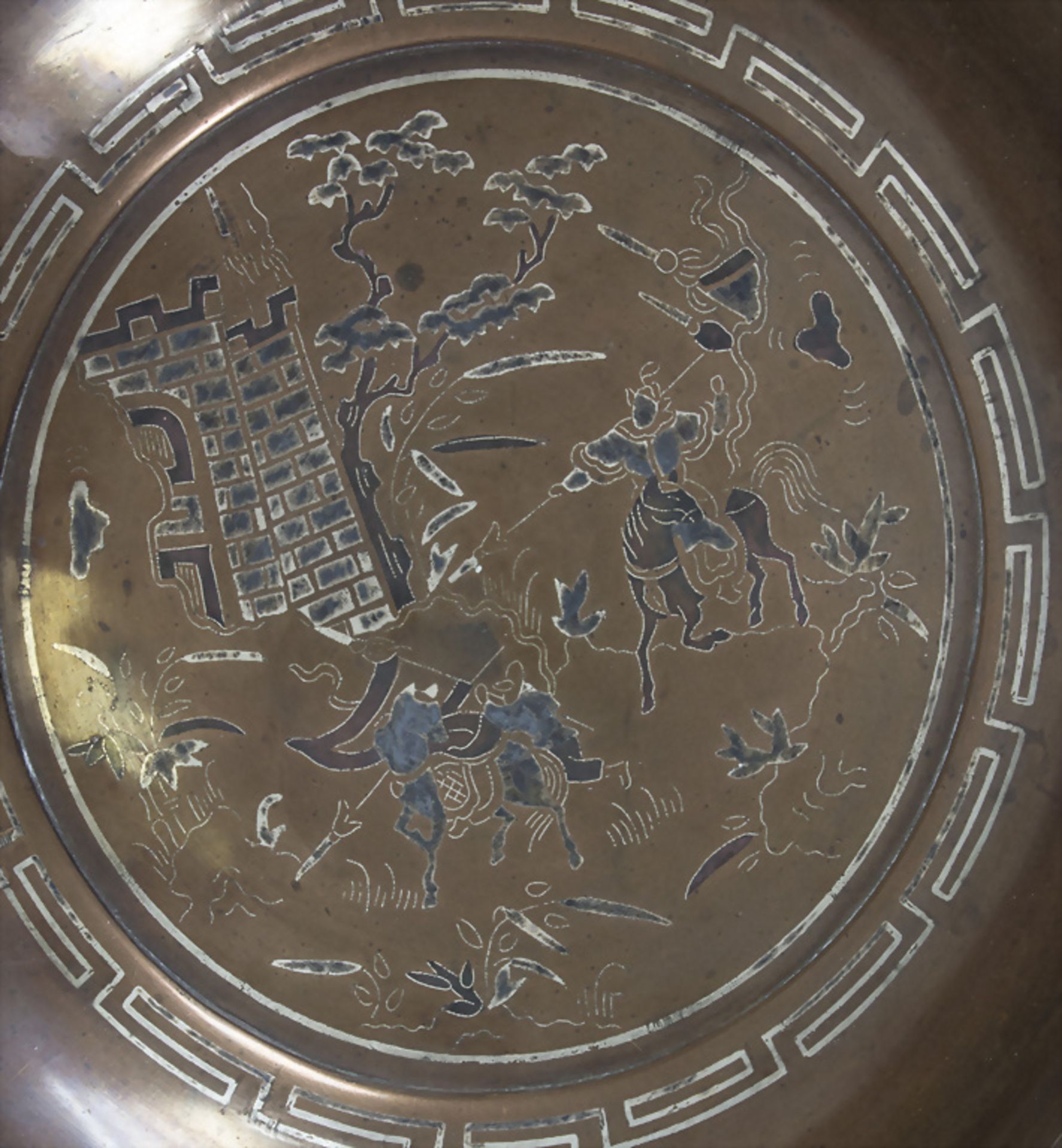 Große Zierschale / A large decorative bowl, China, Qing Dynastie (1644-1911), 18./19. Jh. - Bild 4 aus 10