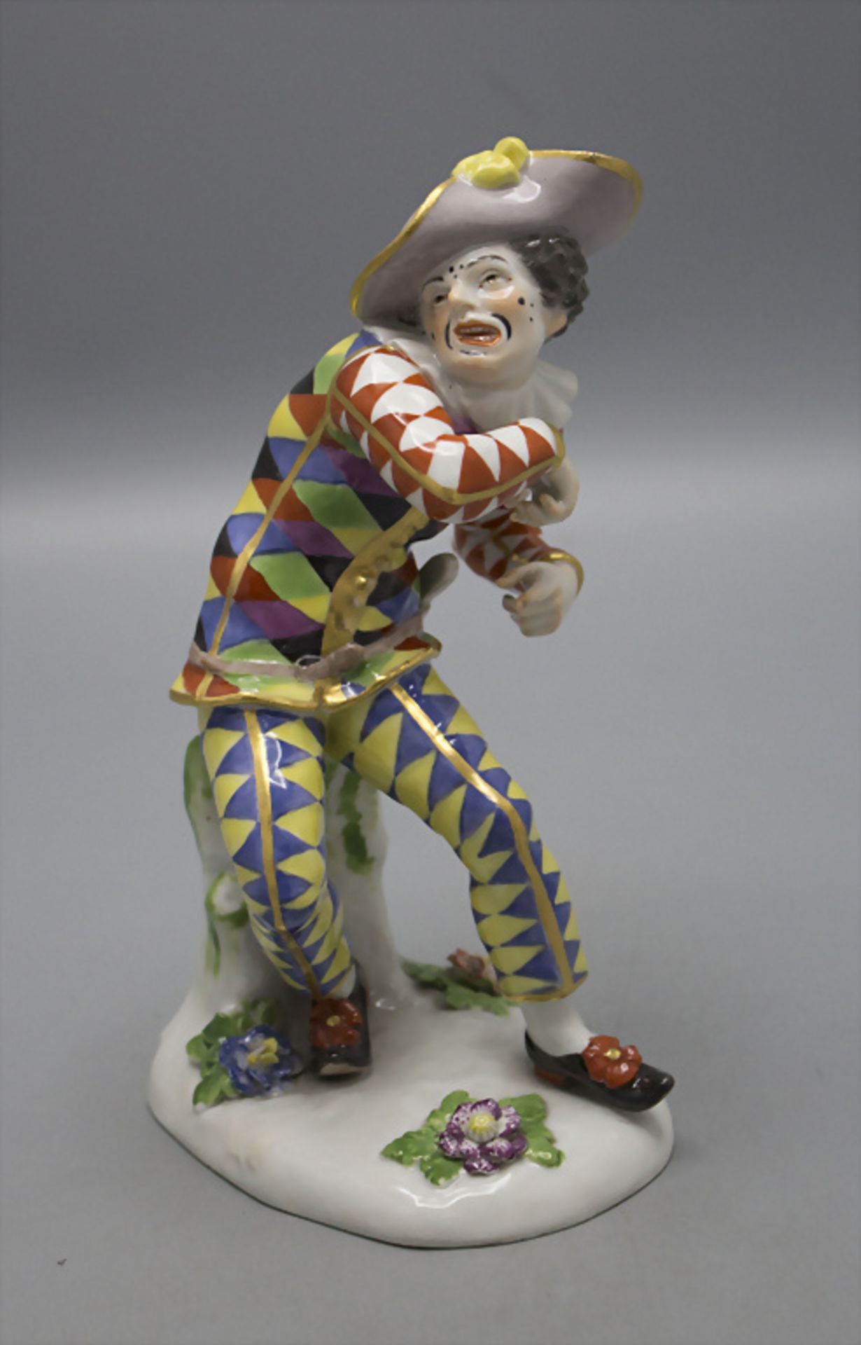 Erschrockener Harlekin aus der Commedia dell'Arte / A frightened harlequin, Meissen, nach 1924