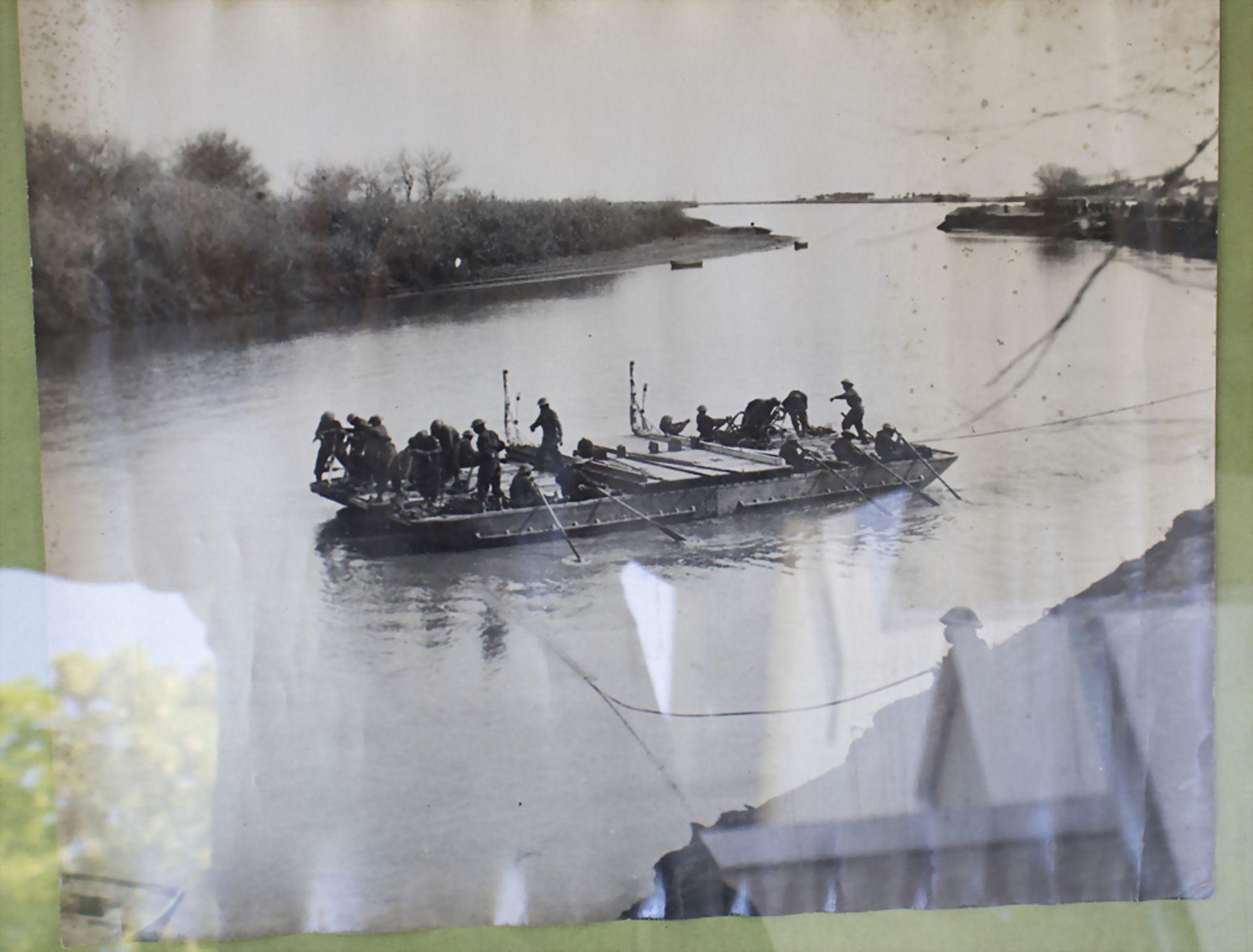 4 Fotografien 'Bau einer Pontonbrücke und Behelfsbrücke über den Trigno / Italien', 1943 und 1944 - Image 4 of 7