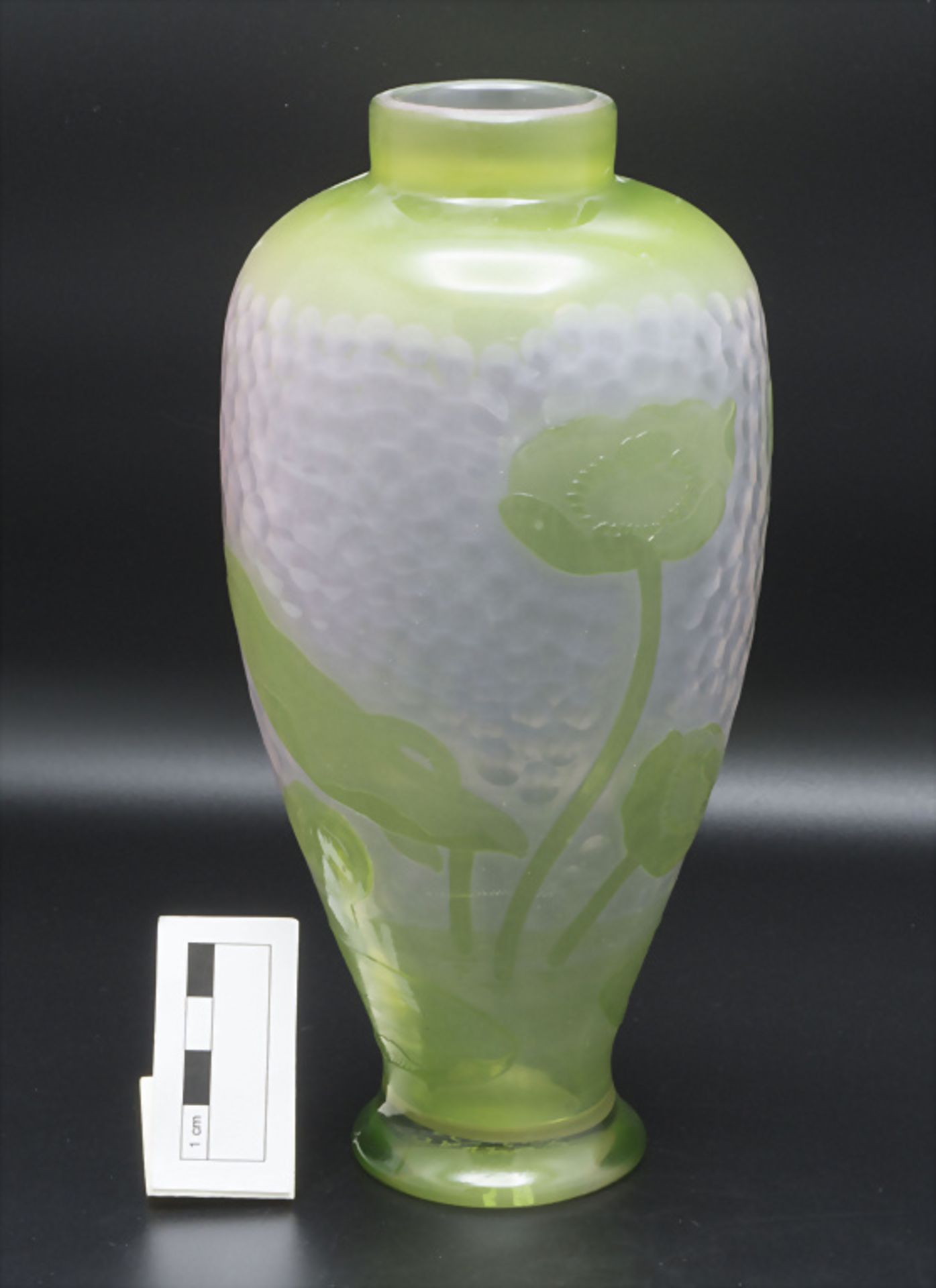 Jugendstil Vase 'Seerosen' / An Art Nouveau cameo glass vase 'water lilies', Daum Frères, ... - Image 2 of 6