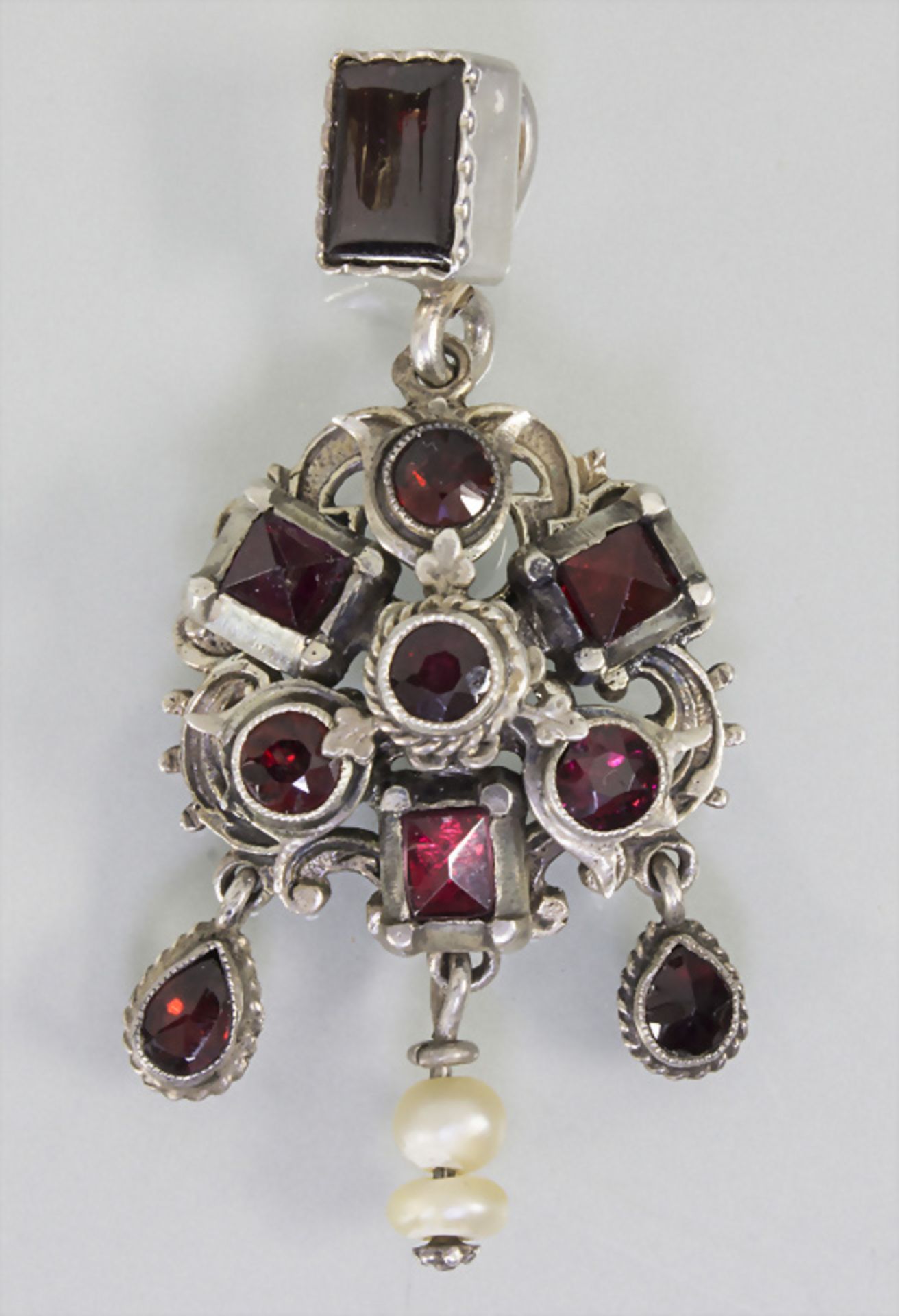 Barock Anhänger mit Rubinen / A Baroque pendant with rubies, 18./19. Jh.
