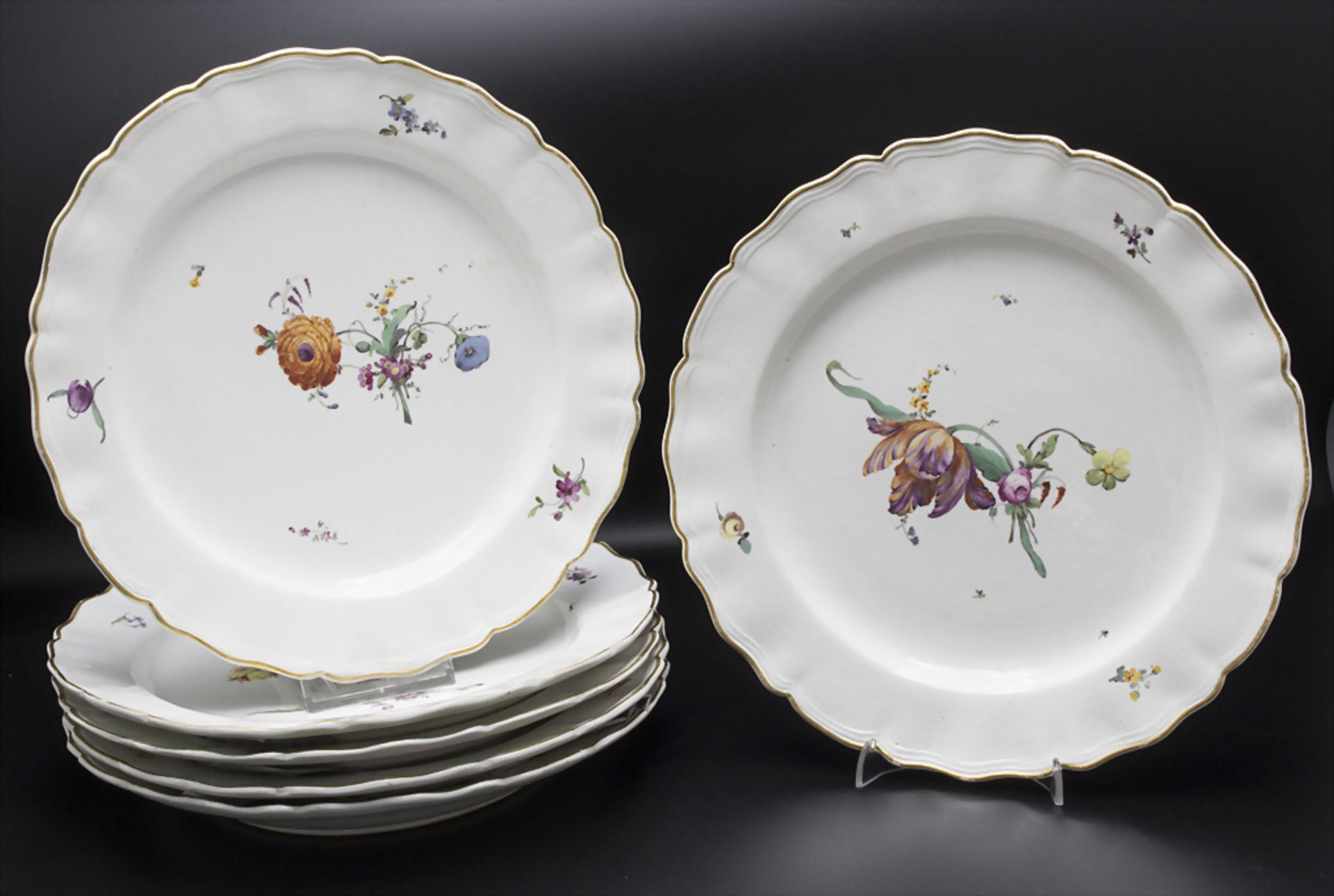 6 Teller mit Blumenmalerei / A set of 6 dinner plates with flowers, Churfürstl. Mainzische ...