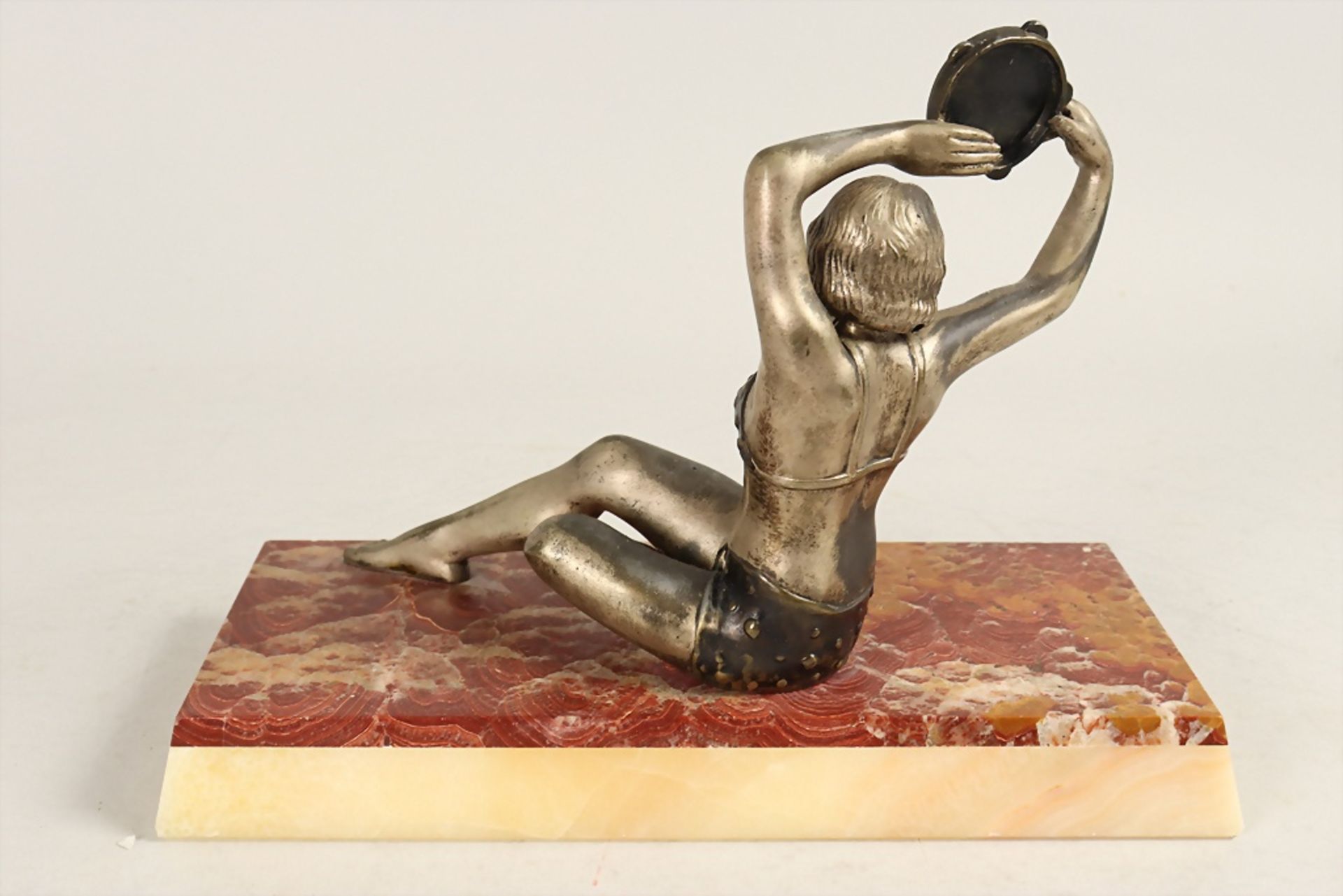 Art Déco Skulpture Tänzerin mit Tambourin / An Art Deco sculpture of a female dancer with a ... - Bild 4 aus 6