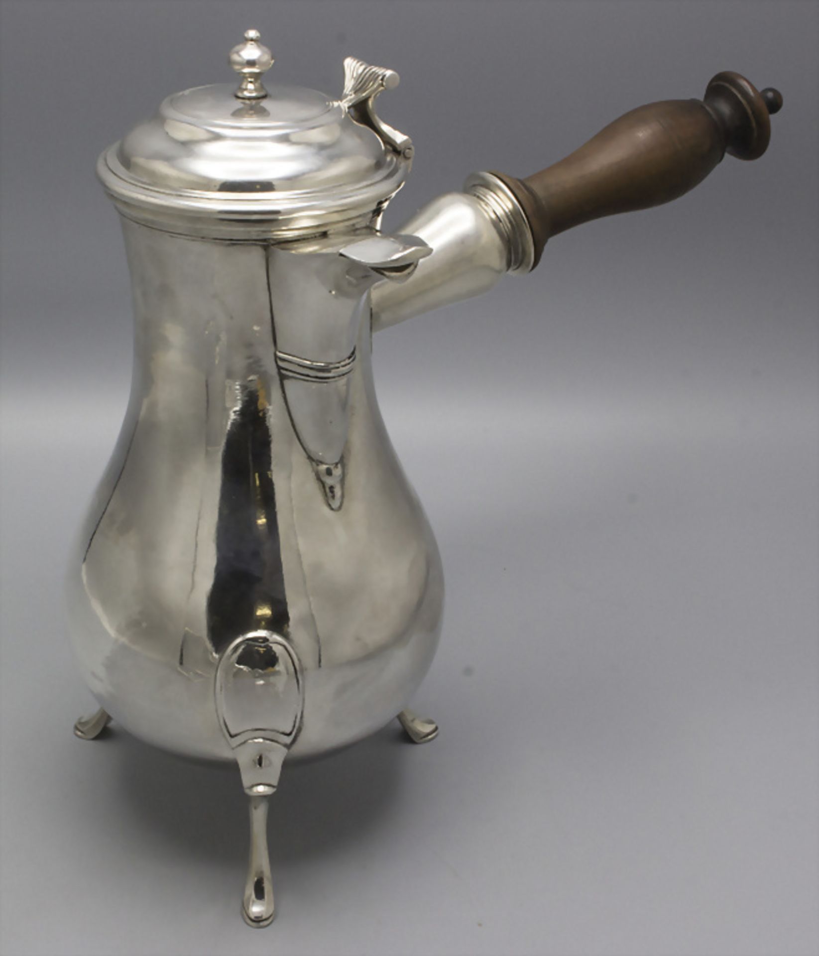Kaffeekanne / Verseuse / A silver coffee pot, Pierre Clément, Vesoul, um 1740