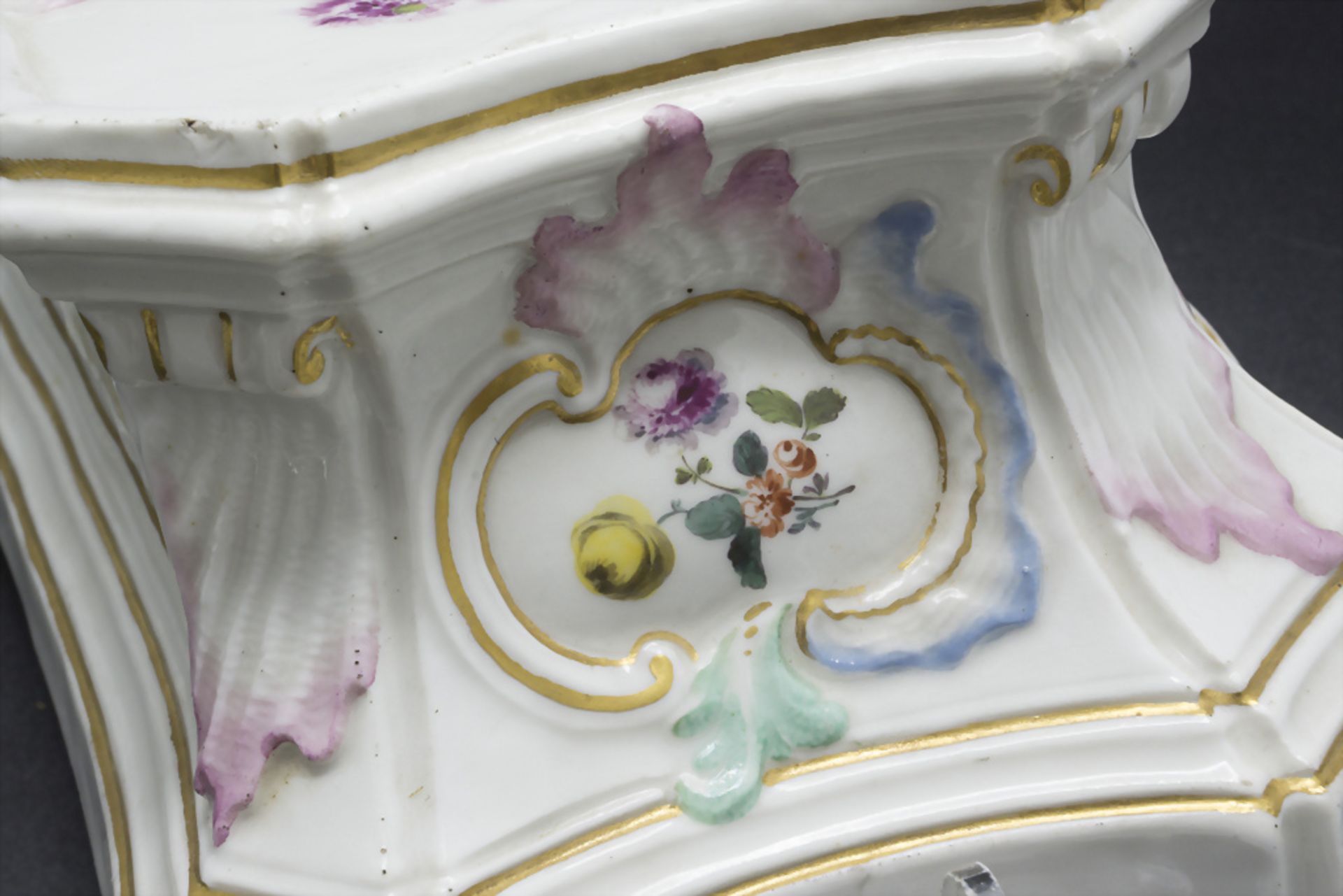 Postament mit Engeln / Sockel / A pedestral with angels, Meissen, um 1740 - Image 10 of 10