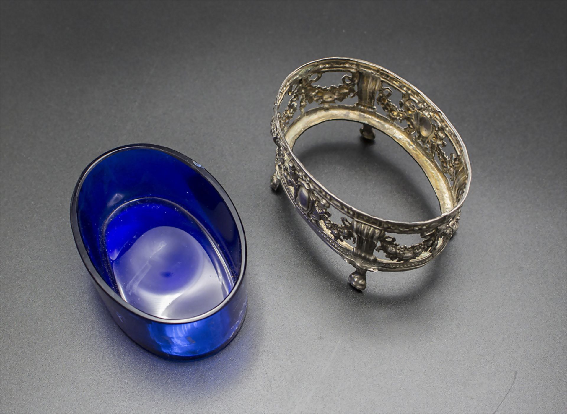 Louis-Seize Saliere / A silver salt cellar, Ange-Jacques Massé, Paris, 1784 - Image 4 of 4