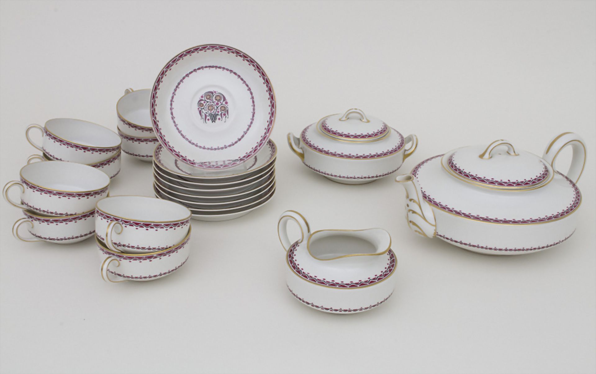 Art Déco Teeservice für 8 Pers. / An Art Deco tea set for 8 persons, Frank Haviland, Limoges, ...