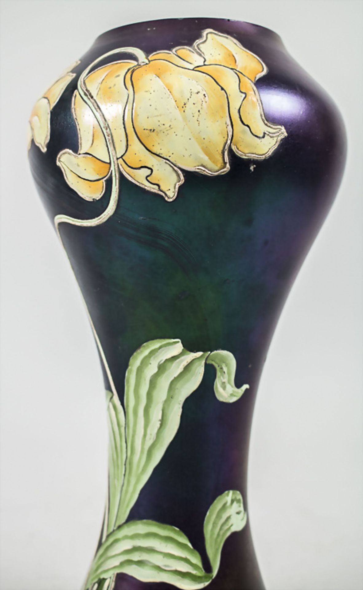 Jugendstil Glasvase mit Tulpendekor / An art Nouveau glass vase with tulips, Freiherr von ... - Image 4 of 7