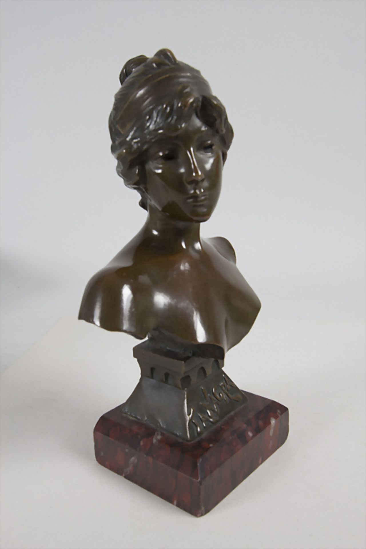 Émanuel Villanis (1858-1914), Jugendstil Büste 'Tanagra' / An Art Nouveau bust, um 1900