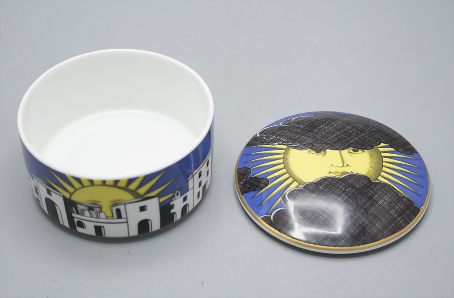 Deckeldose und Becher 'Il Sole di Capri' / A lidded box and a mug, Piero Fornasetti, ... - Image 2 of 4