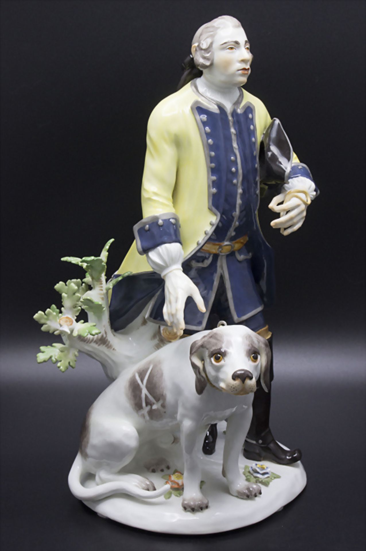 Hofjäger Johann Georg Wentzel mit Jagdhund / Royal hunter with dog, J.J. Kaendler, Meissen, um 1880 - Image 11 of 11