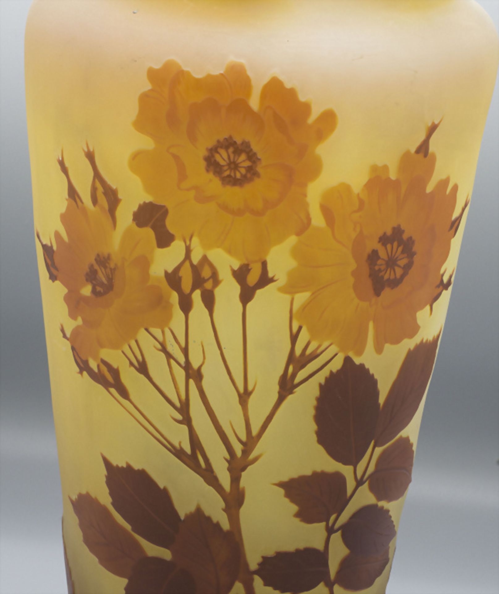 Jugendstil Vase mit Rosen / An Art Nouveau cameo glass vase with roses, Emile Gallé, École de ... - Image 2 of 9