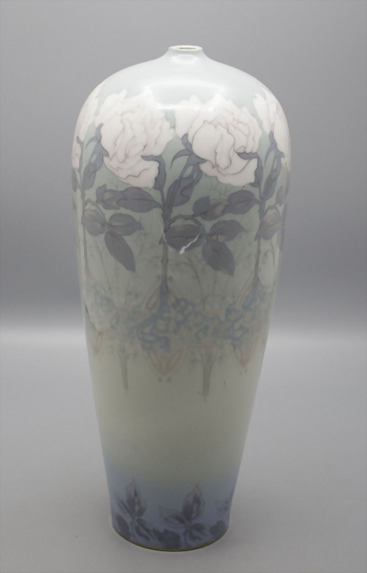 Große Jugendstil Vase mit weißen Rosen / An Art Nouveau vase with white roses, Wiliam Guérin & ... - Image 2 of 5