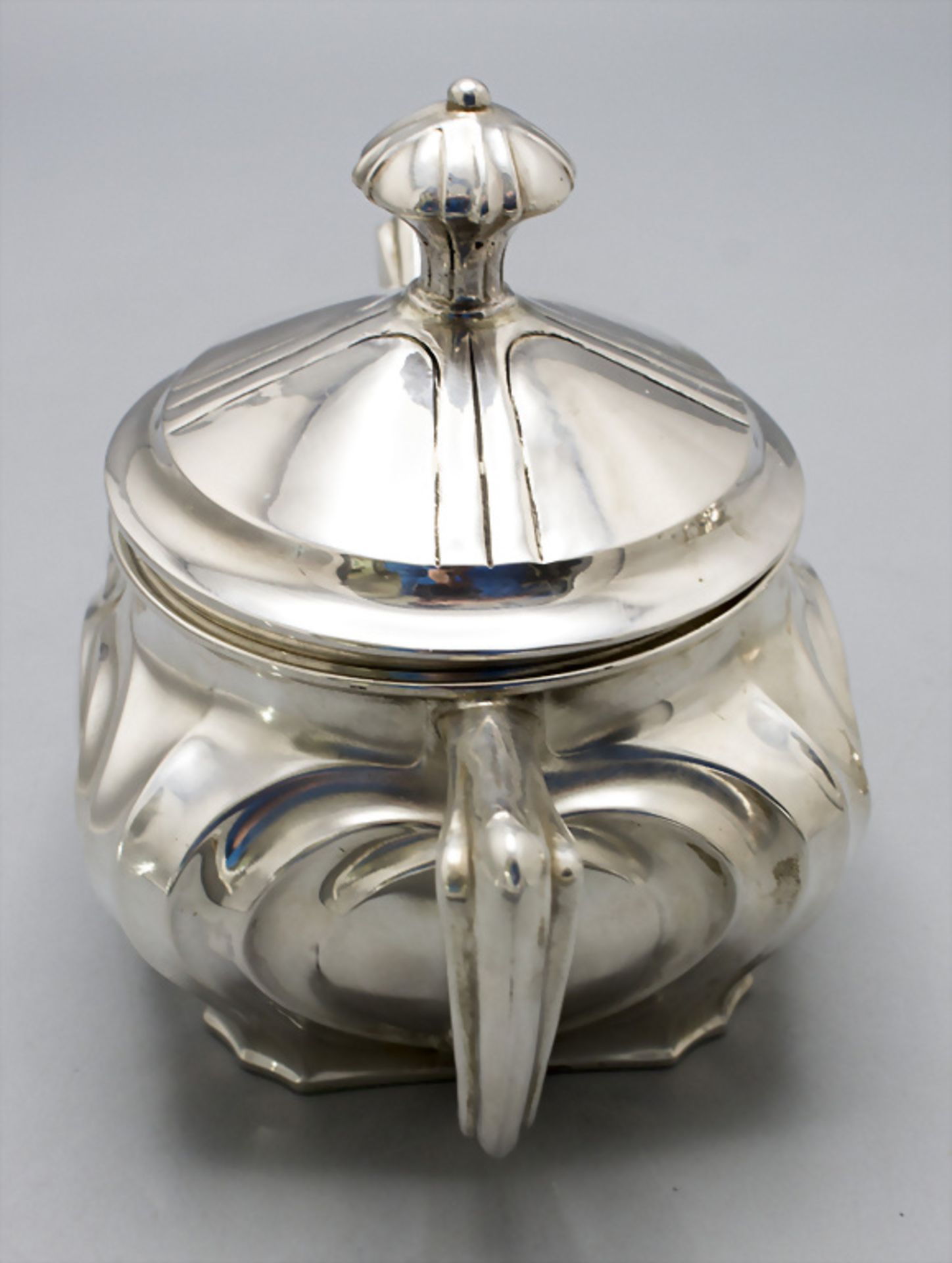 Jugendstil Teeservice / An Art Nouveau silver tea set, Wien, um 1900 - Image 7 of 11