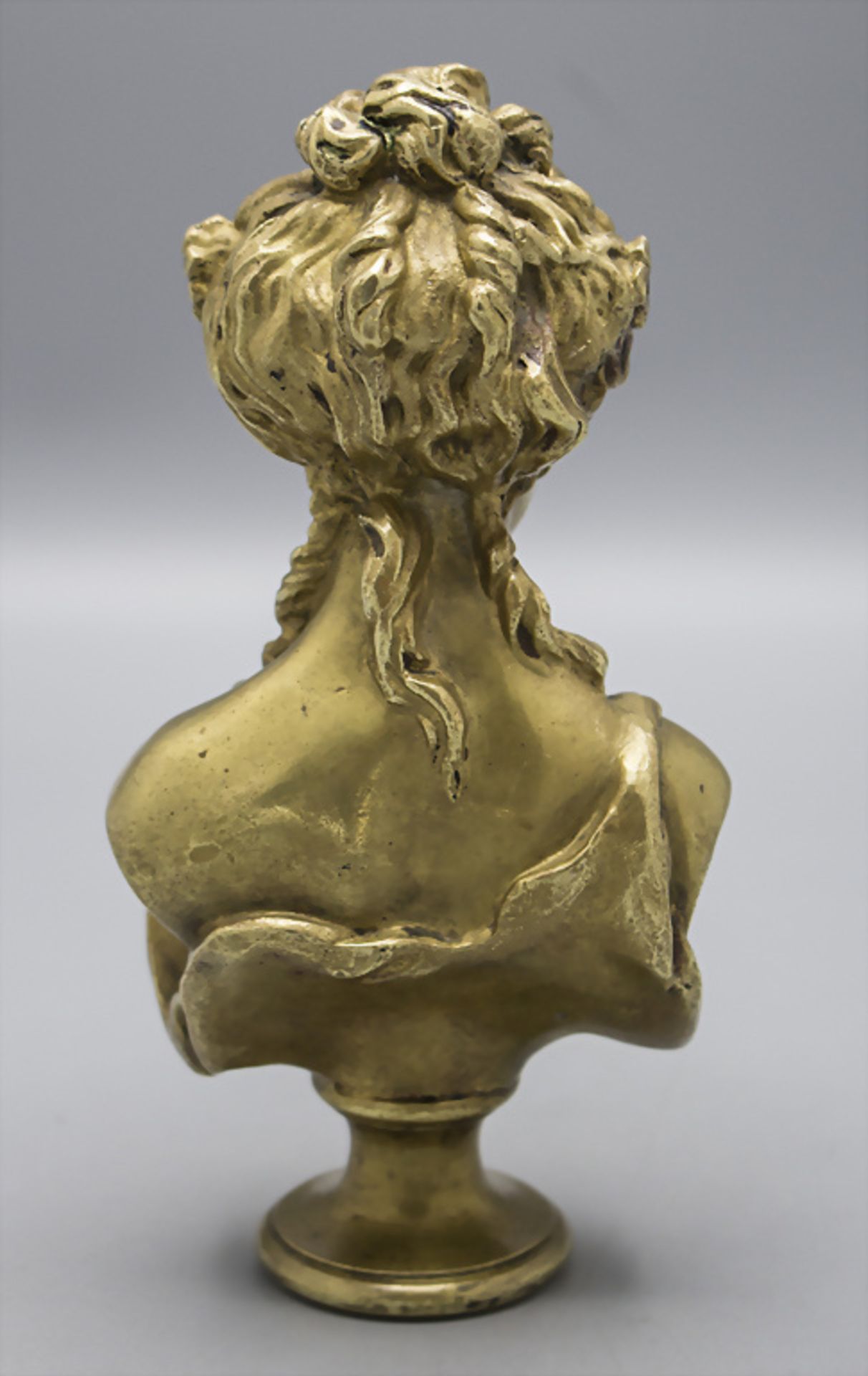 Bronzebüste einer jungen Frau / A bronze bust of a young woman, Frankreich, 19. Jh. - Bild 3 aus 5