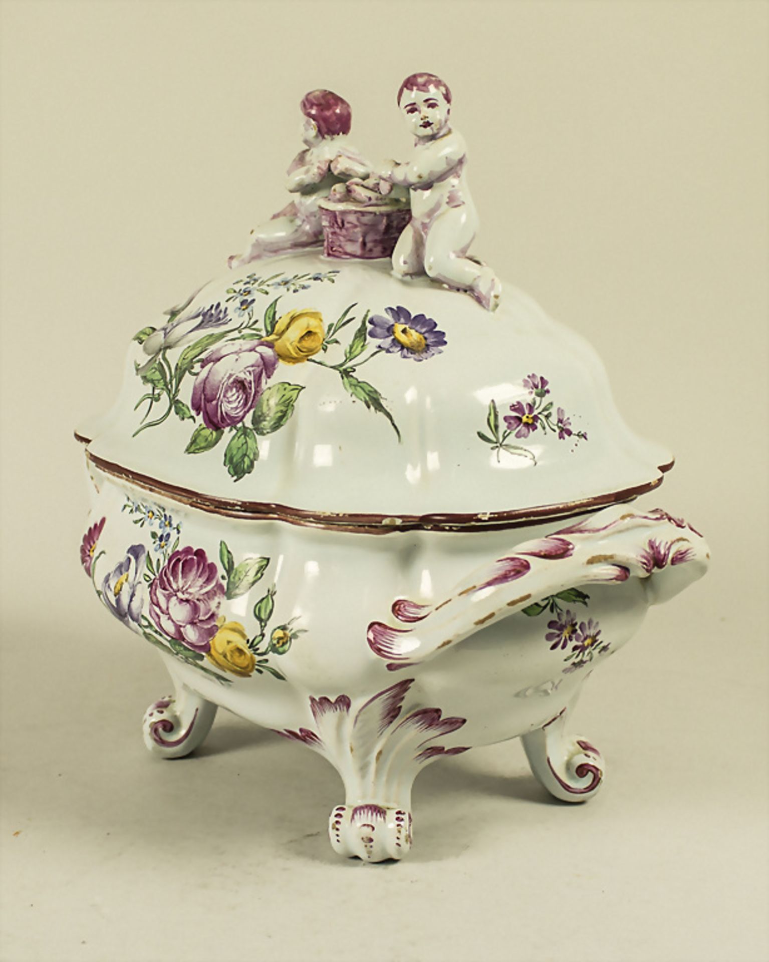 Fayence-Deckelterrine / A faience lidded tureen, Frankreich, Niederweiler, um 1770/80 - Image 2 of 8