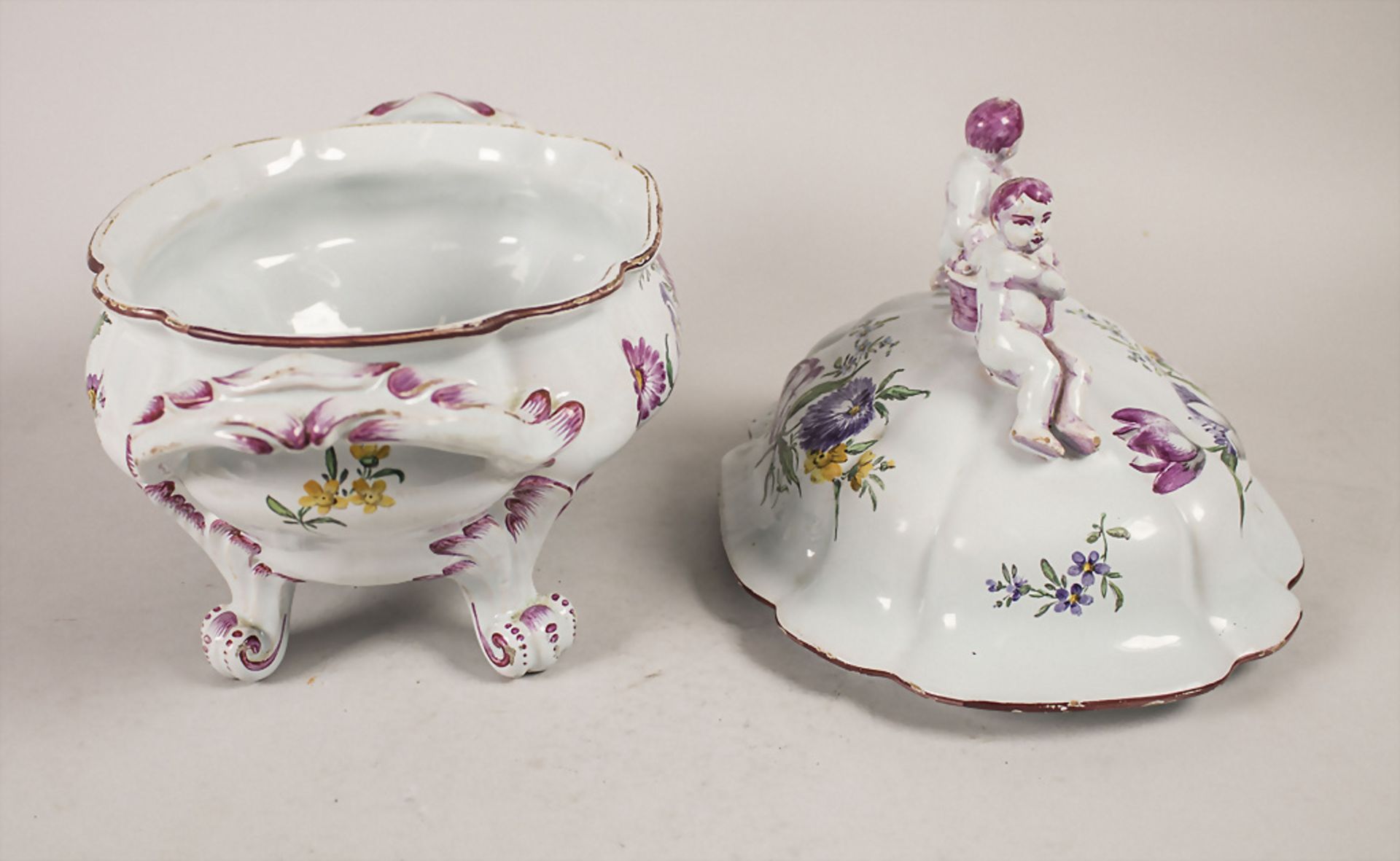 Fayence-Deckelterrine / A faience lidded tureen, Frankreich, Niederweiler, um 1770/80 - Image 6 of 8