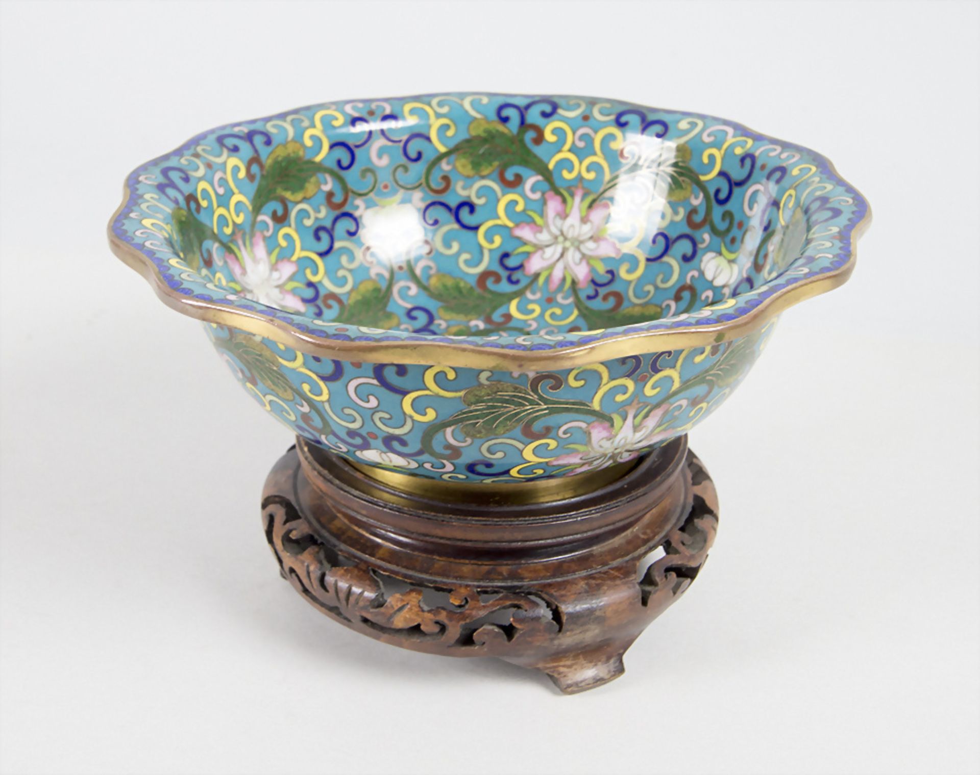 Cloisonné-Schale / A Cloisonné bowl, China, Qianlong-Periode