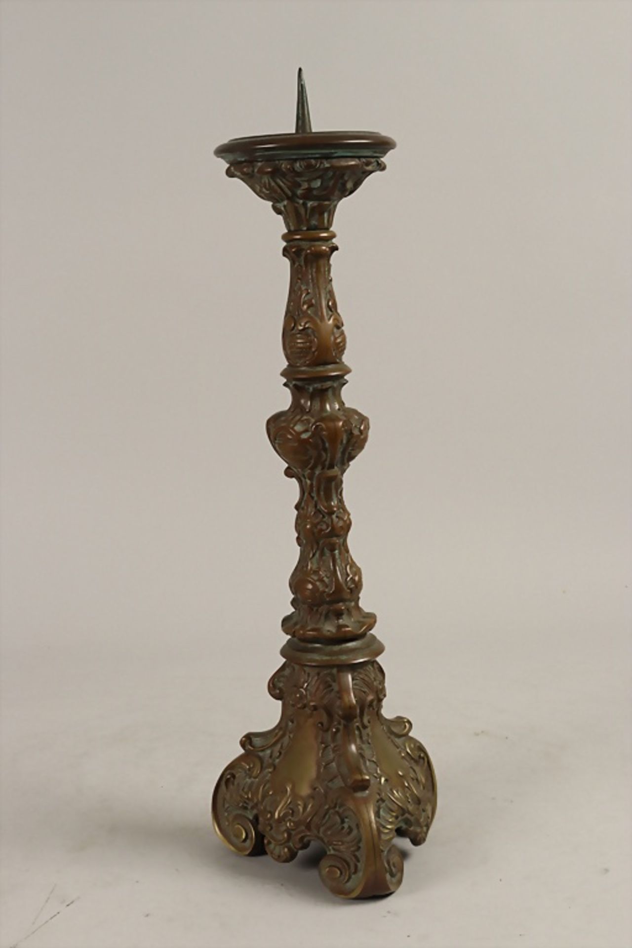 Altarleuchter / Kerzenhalter / An altar candle holder, 20. Jh.