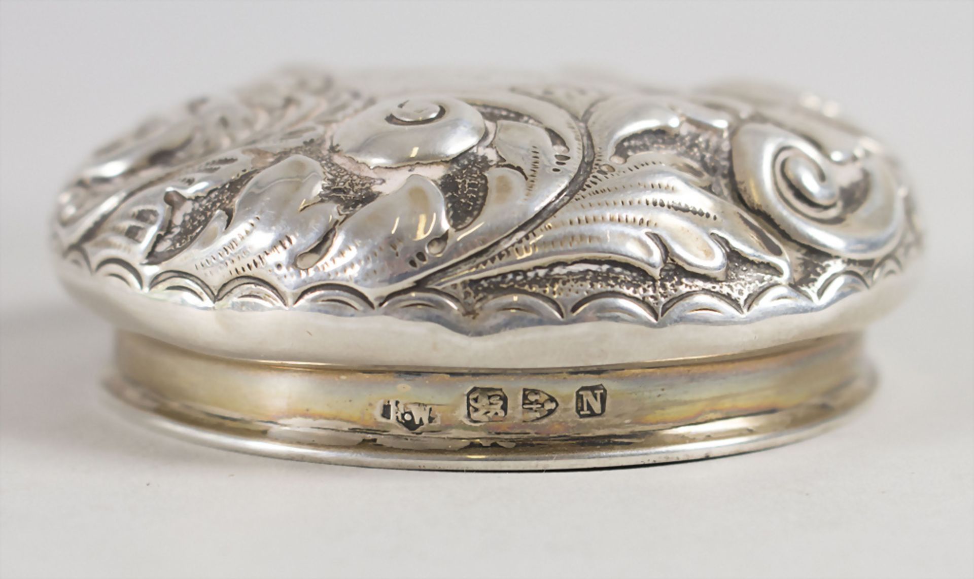 Glasdose mit Silberdeckel / A cut glass dresser jar with silver lid, Florence Warden, Chester, 1896 - Image 4 of 4