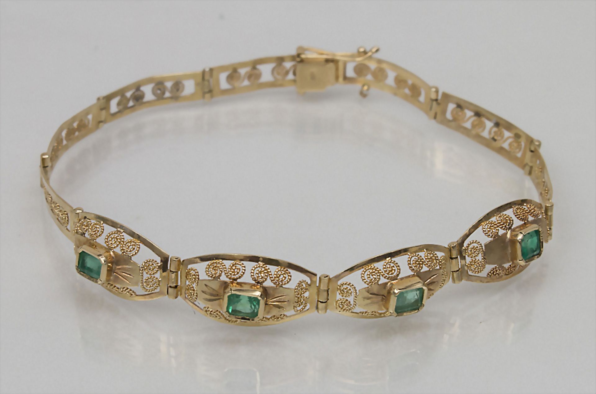 Goldarmband mit Smaragden / An 18k. gold bracelet with emaralds