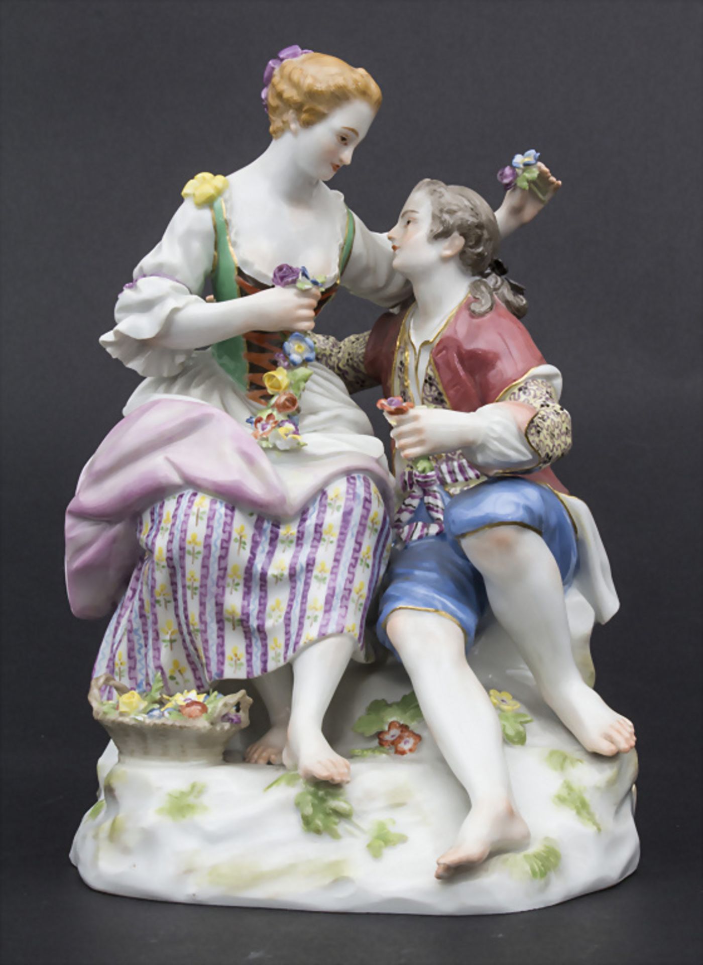 Galantes Schäferpaar / A figural group of a shepherd and a shepherdess, Meissen, Mitte 20. Jh.