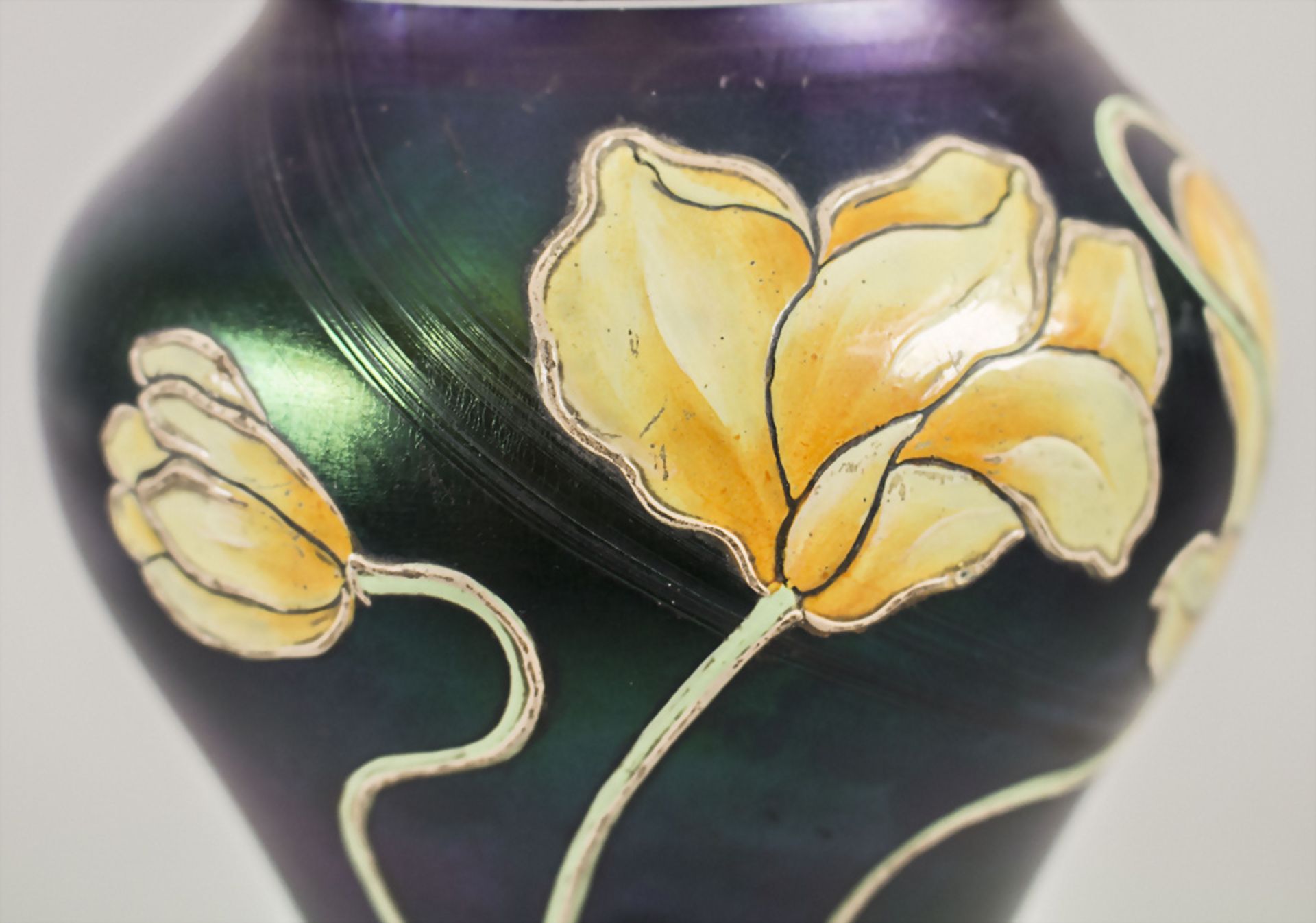 Jugendstil Glasvase mit Tulpendekor / An art Nouveau glass vase with tulips, Freiherr von ... - Image 6 of 7