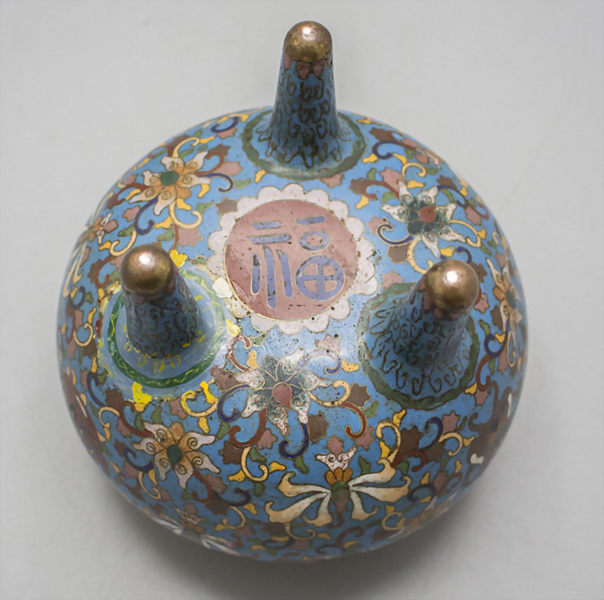 Deckel-Parfümbrenner auf Dreifuß in Cloisonné-Technik, China, 19. Jh. - Image 7 of 8