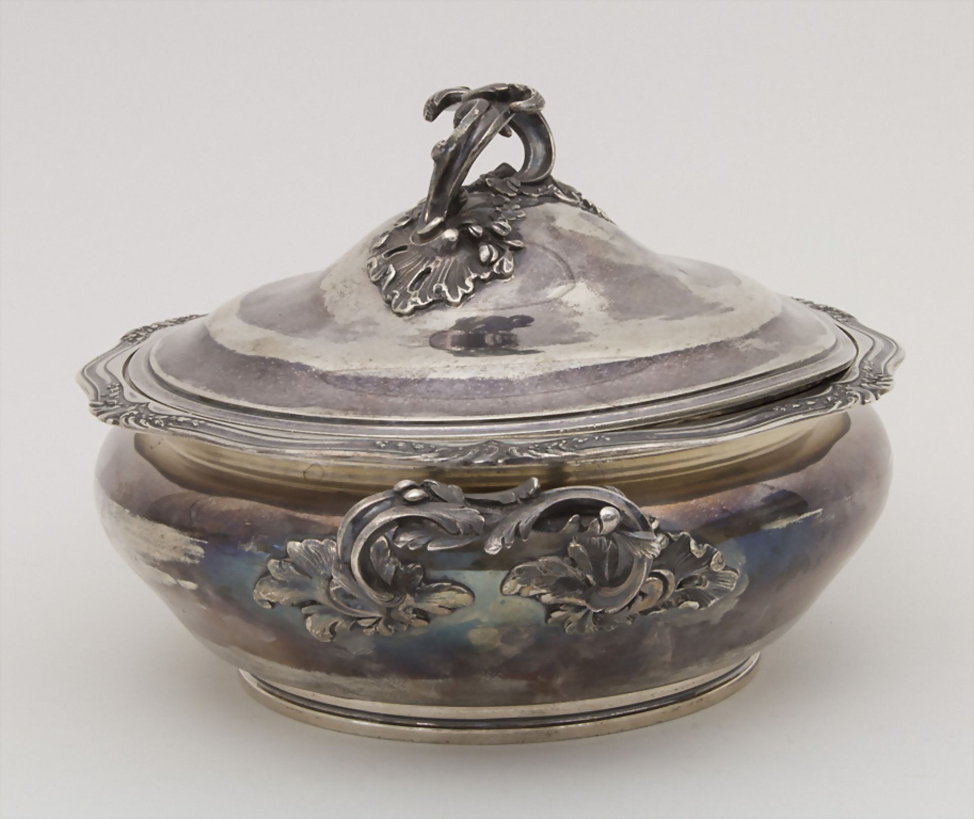 Deckelterrine / A covered silver tureen / Légumier en argent / Emile Puiforcat, Paris, um 1900 - Image 2 of 9