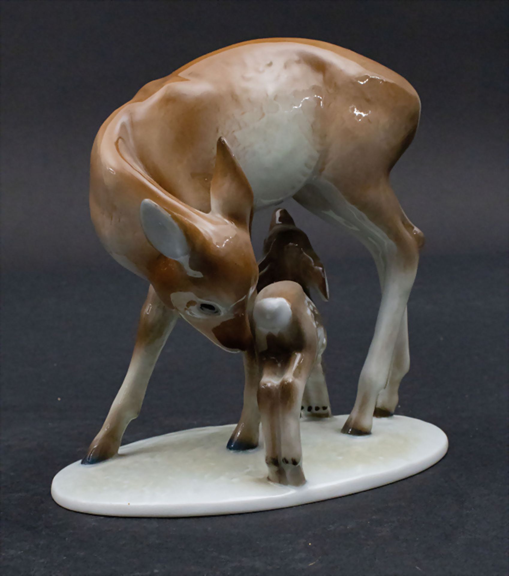 Reh mit Rehkitz / A deer with a fawn, Rudolf Rempel, Rosenthal, Selb, um 1937 - Image 2 of 7