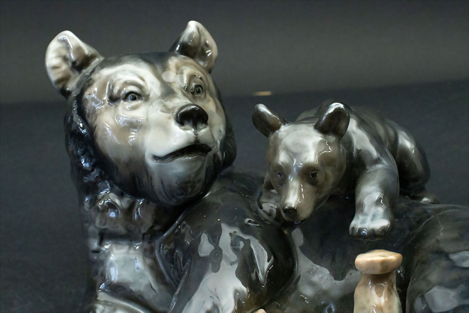 Tierplastik 'große Bärengruppe' / An animal sculpture 'large group of bears', Rosenthal, Selb, ... - Image 2 of 7