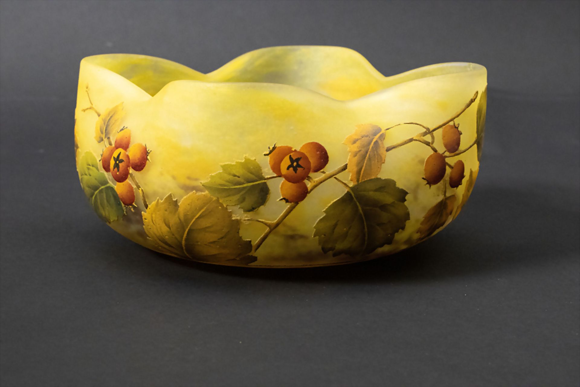 Jugendstil Schale 'Hagebutte' / An Art Nouveau bowl 'Rosehip', Daum, Nancy, um 1900 - Image 2 of 7