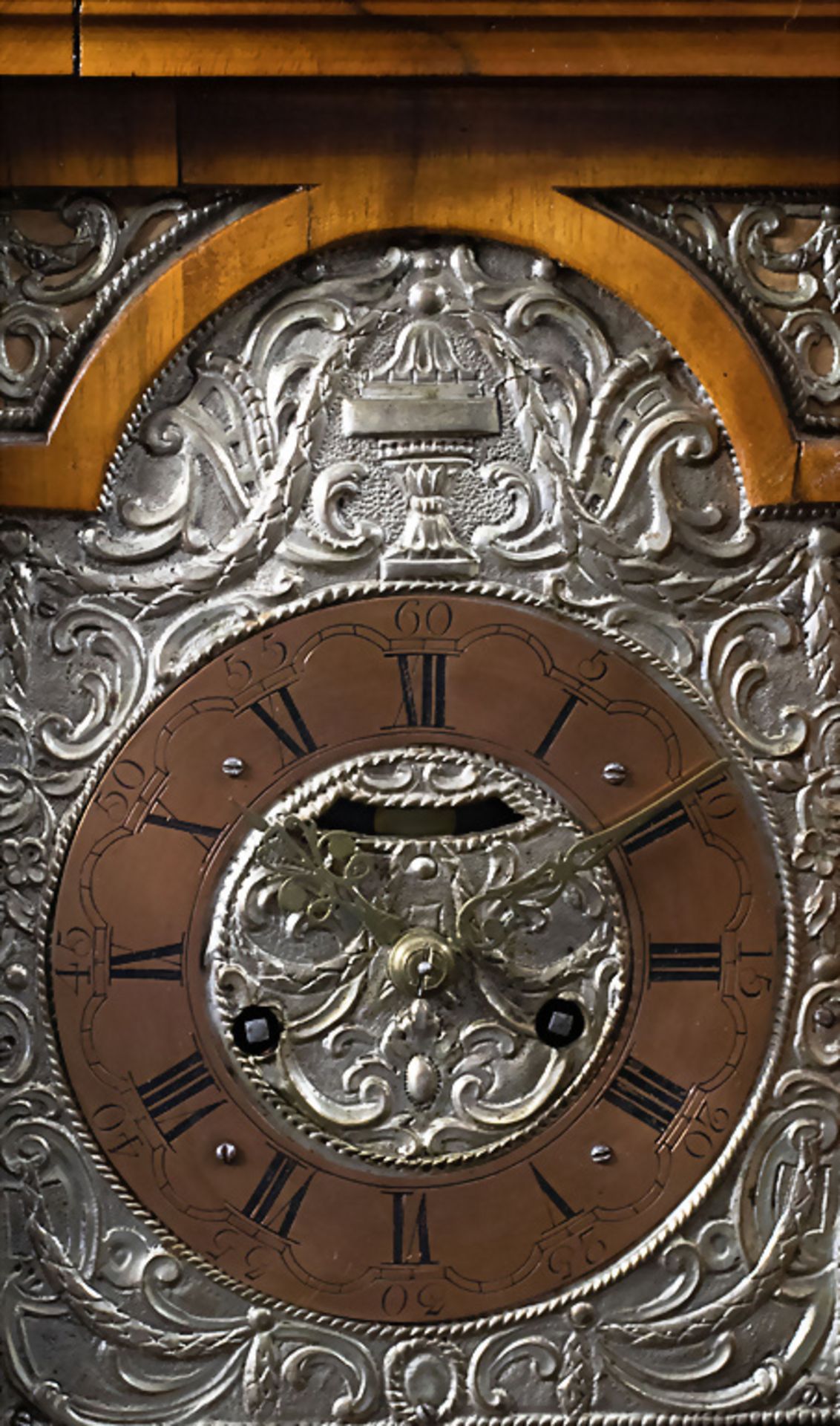 Louis-Seize-Kaminuhr / A Louis-Seize mantle clock, deutsch, um 1770 - Image 2 of 5