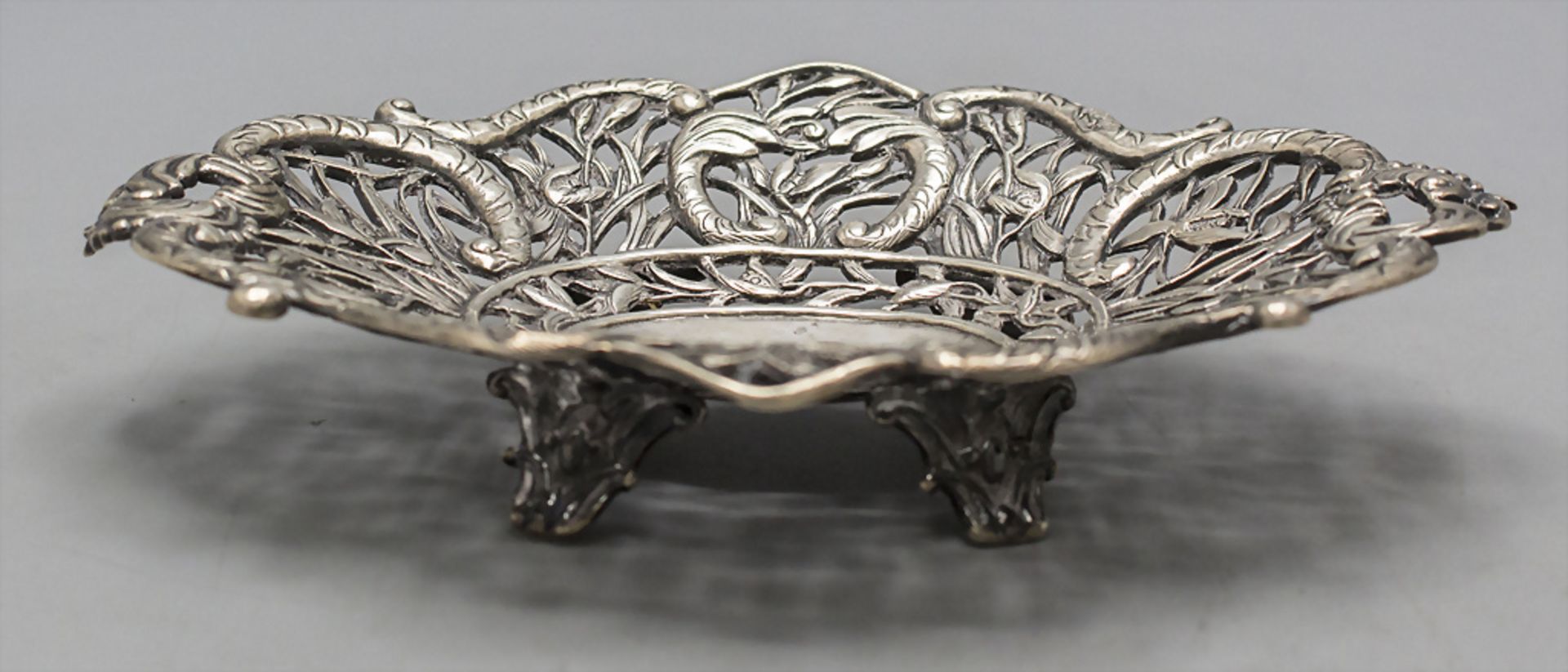 Kleine Korbschale / A small Chinese Export silver basket bowl, Wang Hing & Co., Hong Kong, um 1880 - Bild 2 aus 5