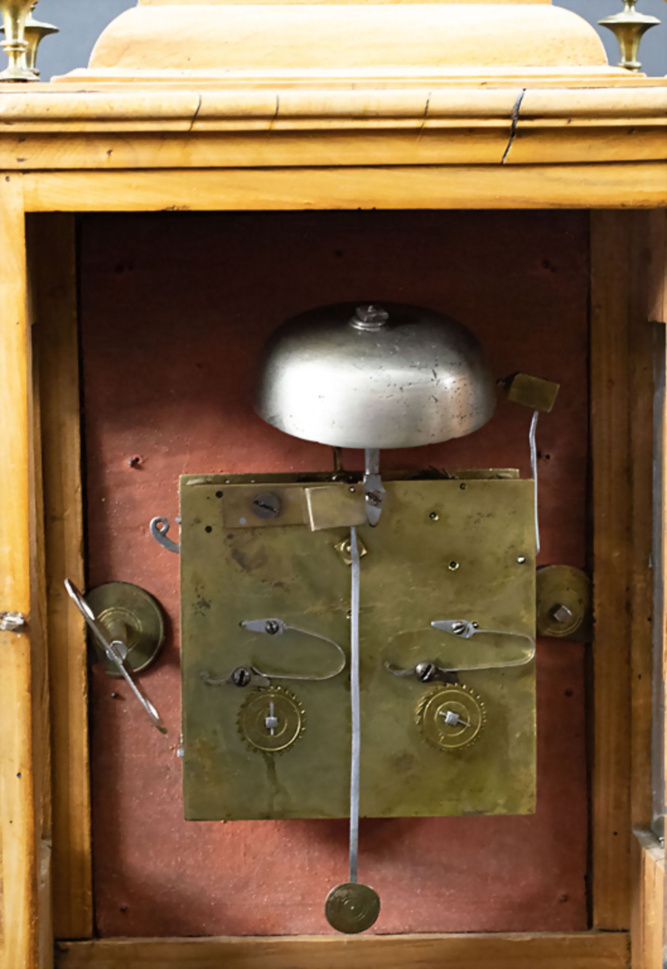 Louis-Seize-Kaminuhr / A Louis-Seize mantle clock, deutsch, um 1770 - Image 5 of 5