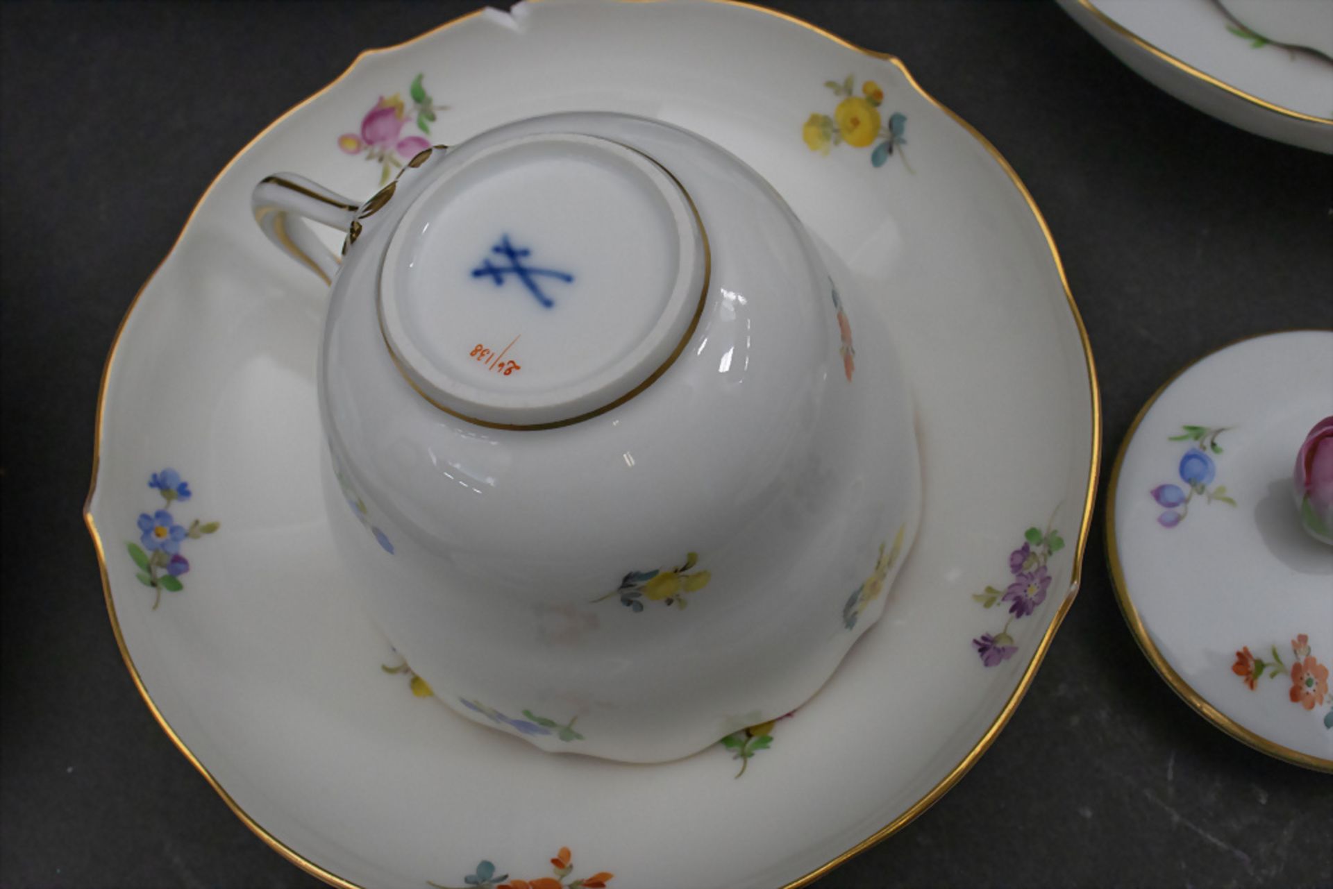 15-teiliges Teeservice mit Streublumendekor / A 15 pieces tea set with floral decor, Meissen, ... - Bild 7 aus 8