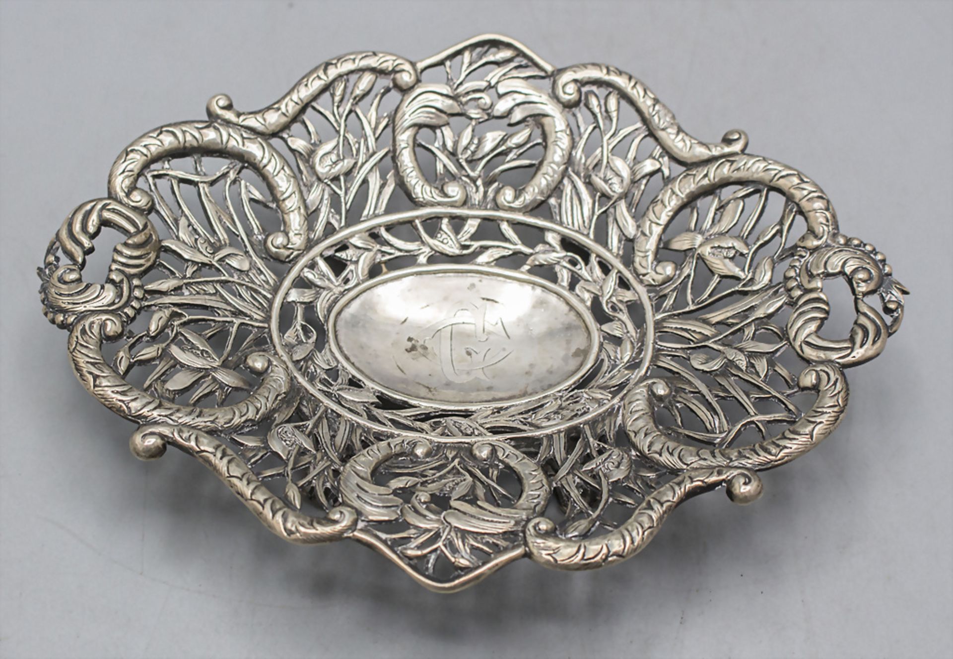 Kleine Korbschale / A small Chinese Export silver basket bowl, Wang Hing & Co., Hong Kong, um 1880