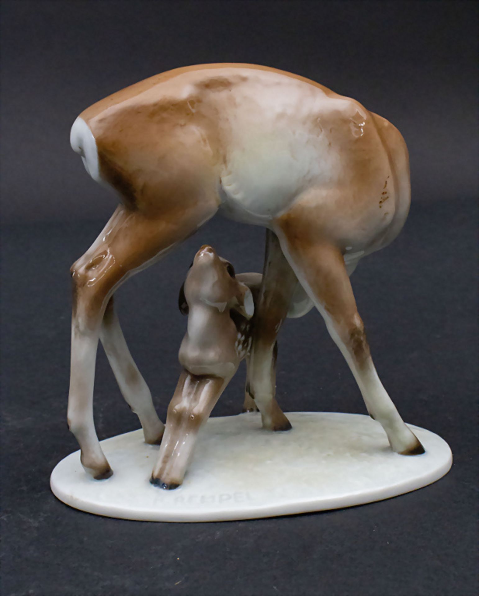 Reh mit Rehkitz / A deer with a fawn, Rudolf Rempel, Rosenthal, Selb, um 1937 - Image 3 of 7
