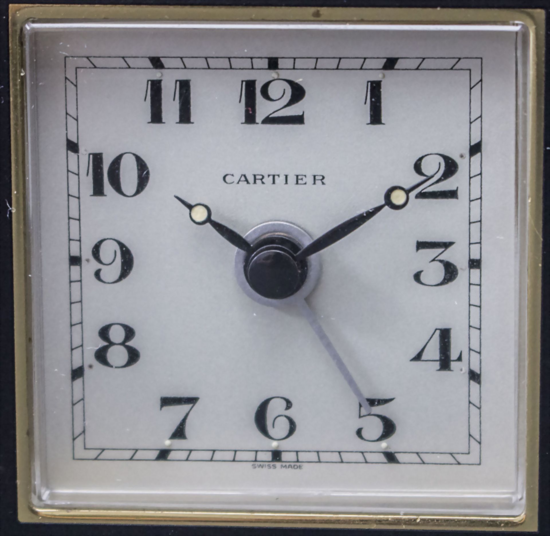 Art Déco Schreibtischuhr / An Art Deco desk clock with enamel, Cartier, Swiss Made, 20. Jh. - Bild 2 aus 7