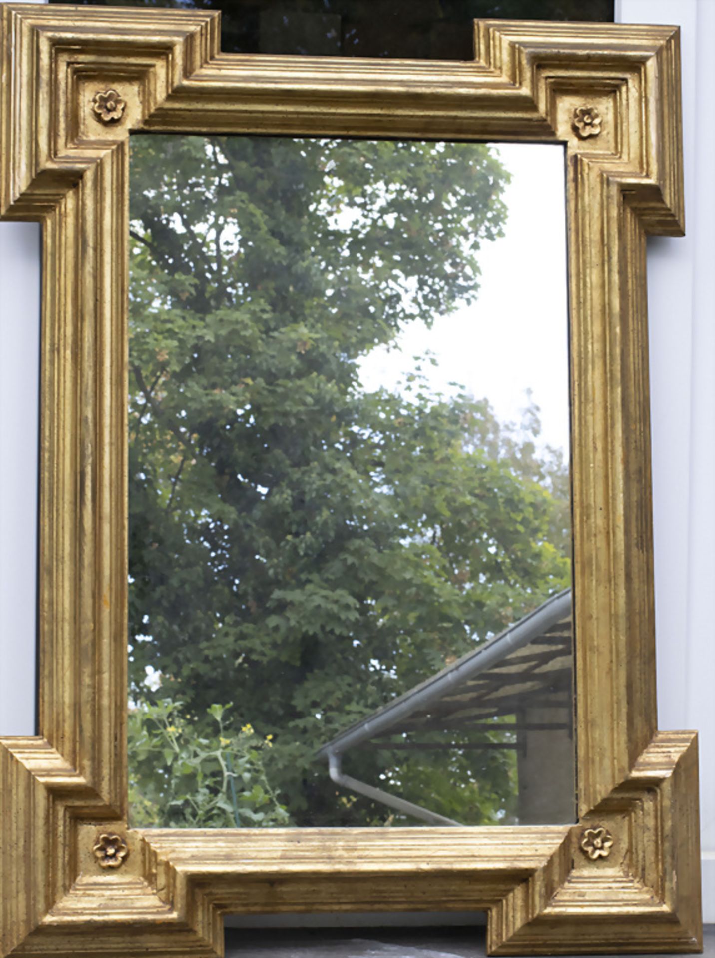 Wandspiegel / A wooden wall mirror