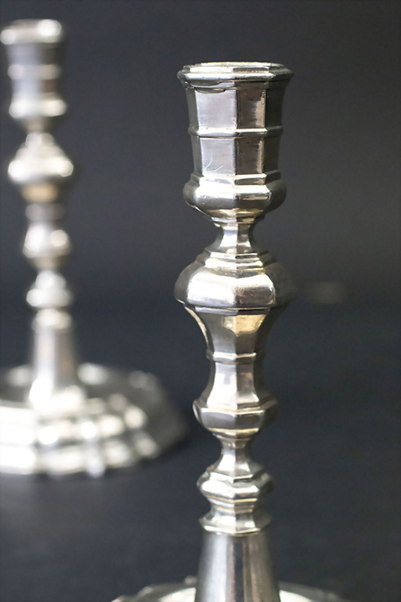 Paar Barock Reiseleuchter / A pair of silver travel candlesticks, Johannes Warnberger, ... - Bild 3 aus 7